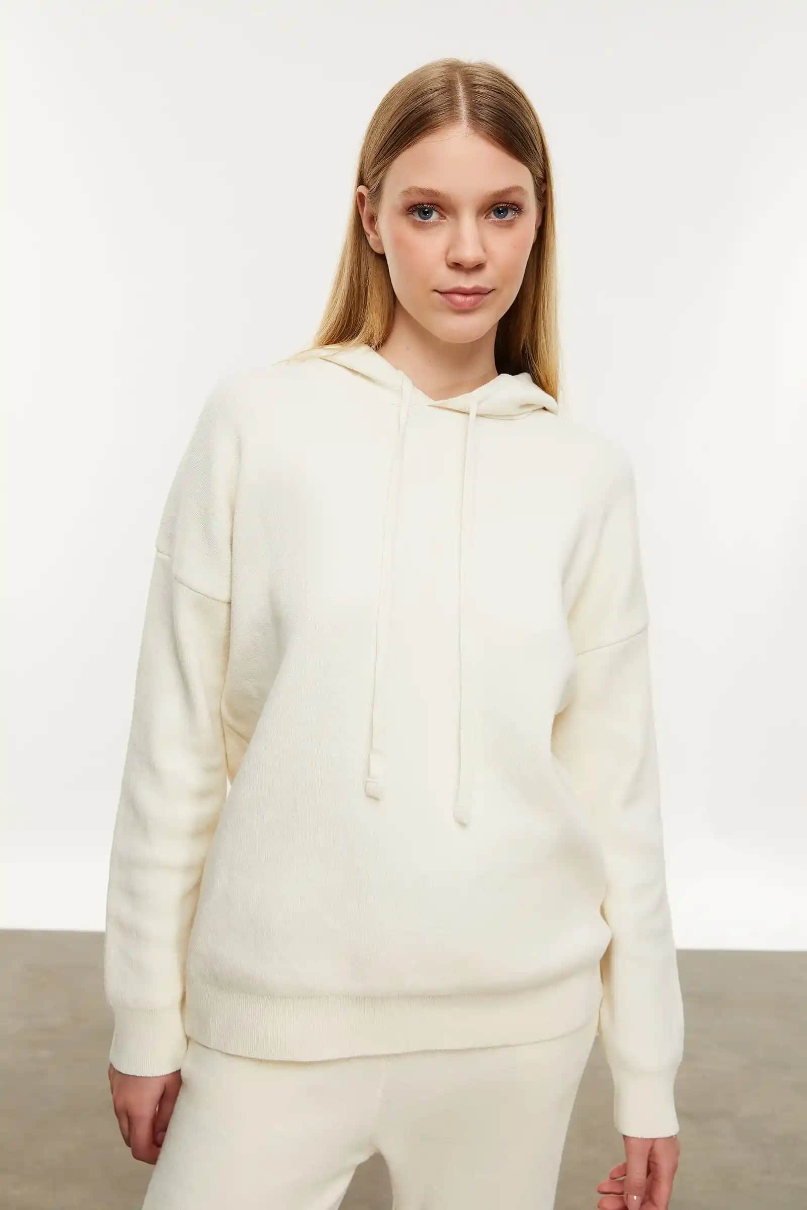 Kapsonlu Sweatshirt Modası ve Kombin İpuçlarıyla Günlük Şıklık Rehberi