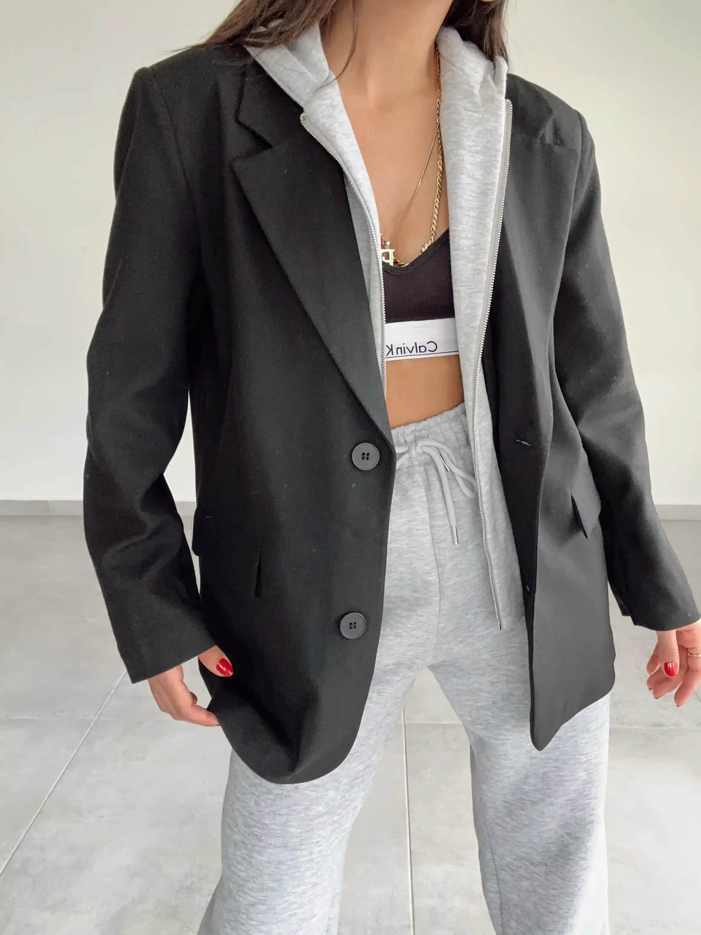 Kapüşonlu Blazer Ceketler: Çok Yönlü ve Şık Modaya Uygun Günlük Kombinler