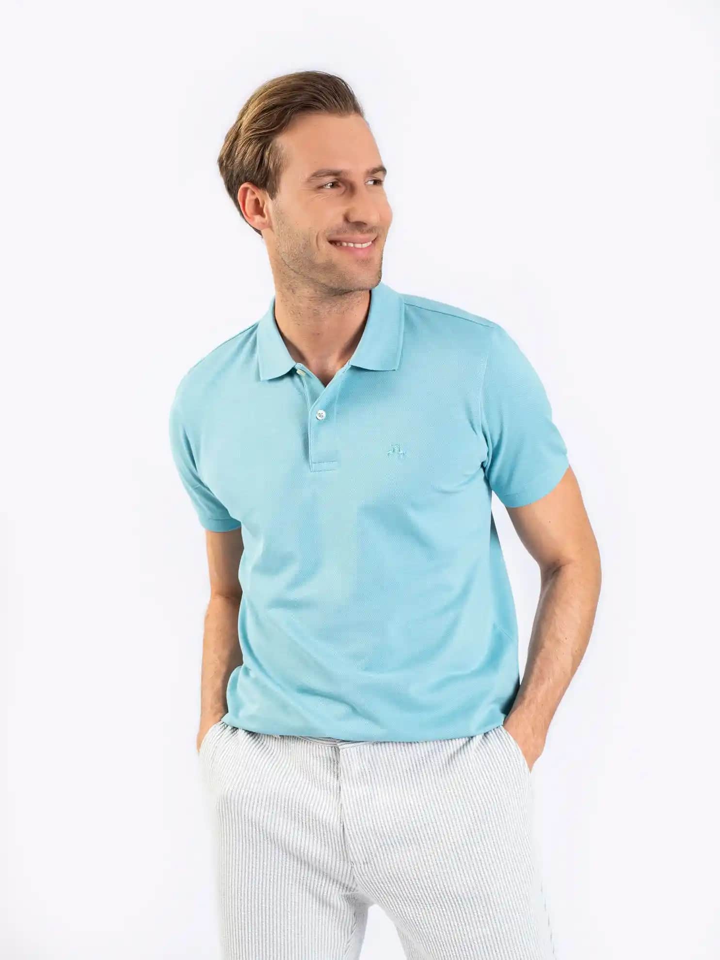 Karaca Polo Yaka Tişörtleri: Şıklık ve Konforu Bir Arada Sunan Güncel Moda Trendleri