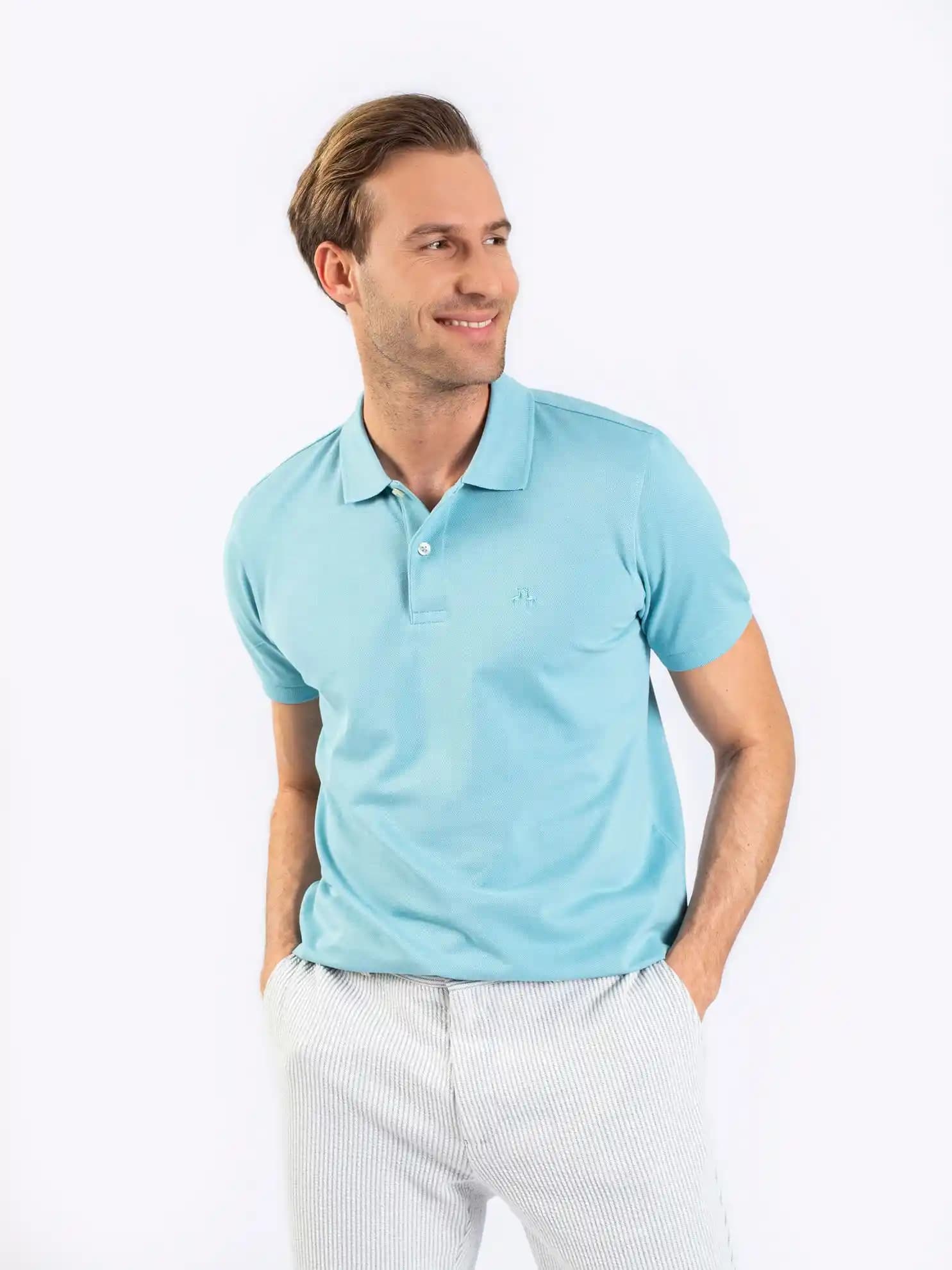 Karaca Polo Yaka Tişörtleri: Şıklık ve Konforu Bir Arada Sunan Güncel Moda Trendleri