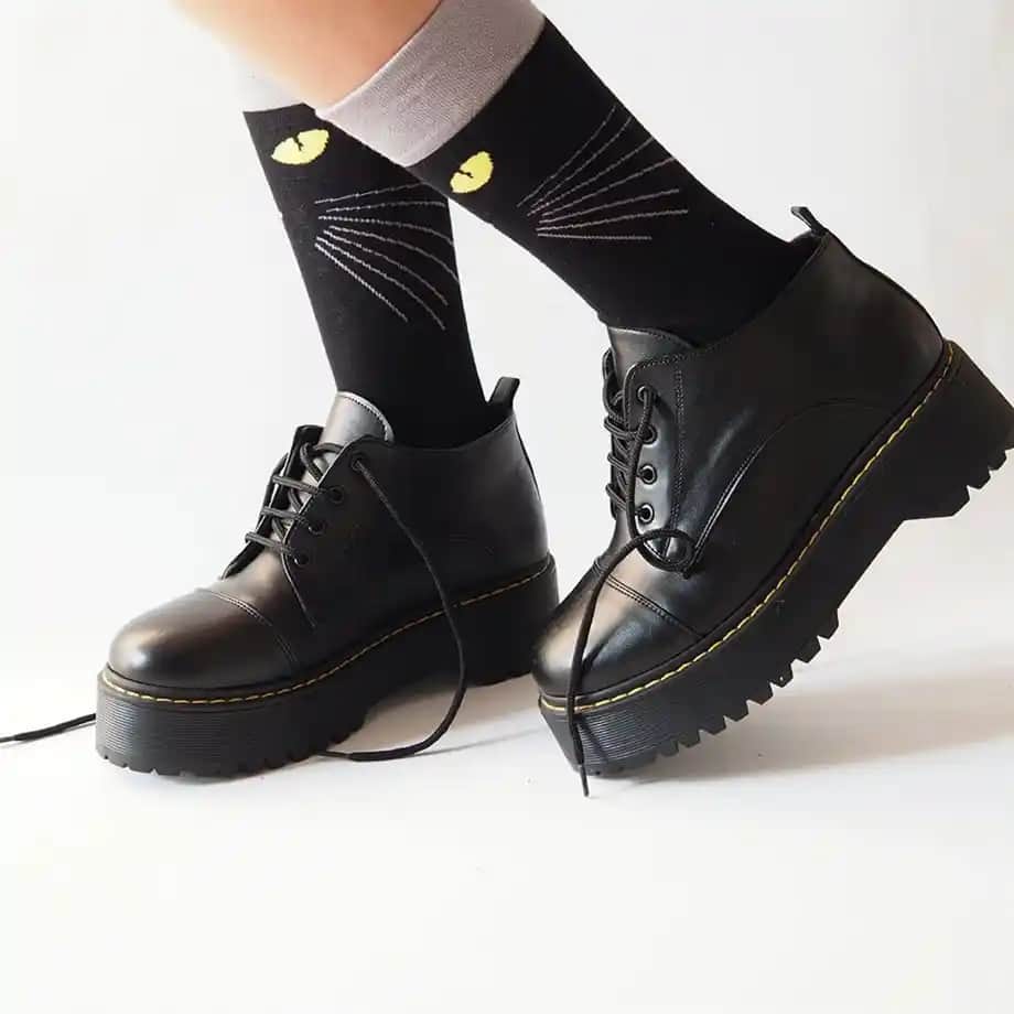 Kedi Çorap Trendleri: Konfor ve Şıklığı Bir Arada Sunan Yeni Moda Akımı