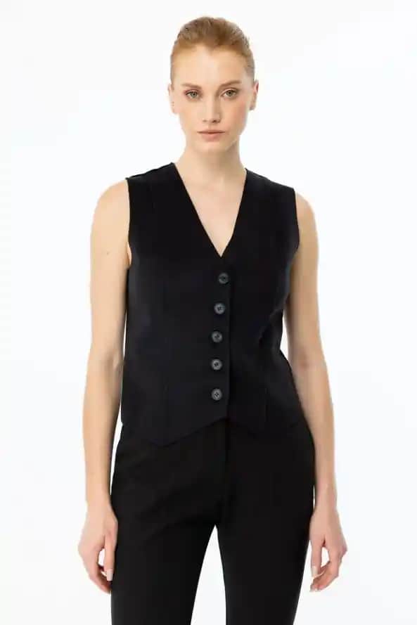 Kolsuz Yelek Modası ve Kombinasyon İpuçlarıyla Şıklığınızı Yükseltin