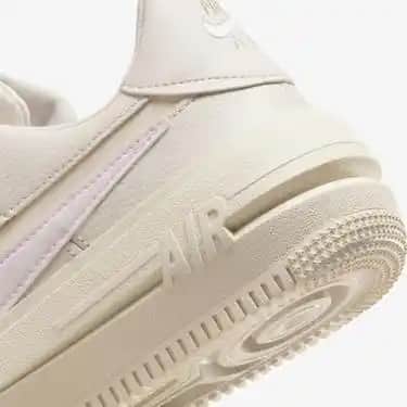 Krem Rengi Nike Air Force 1: Zamansız Şıklık ve Fonksiyonellik Bir Arada