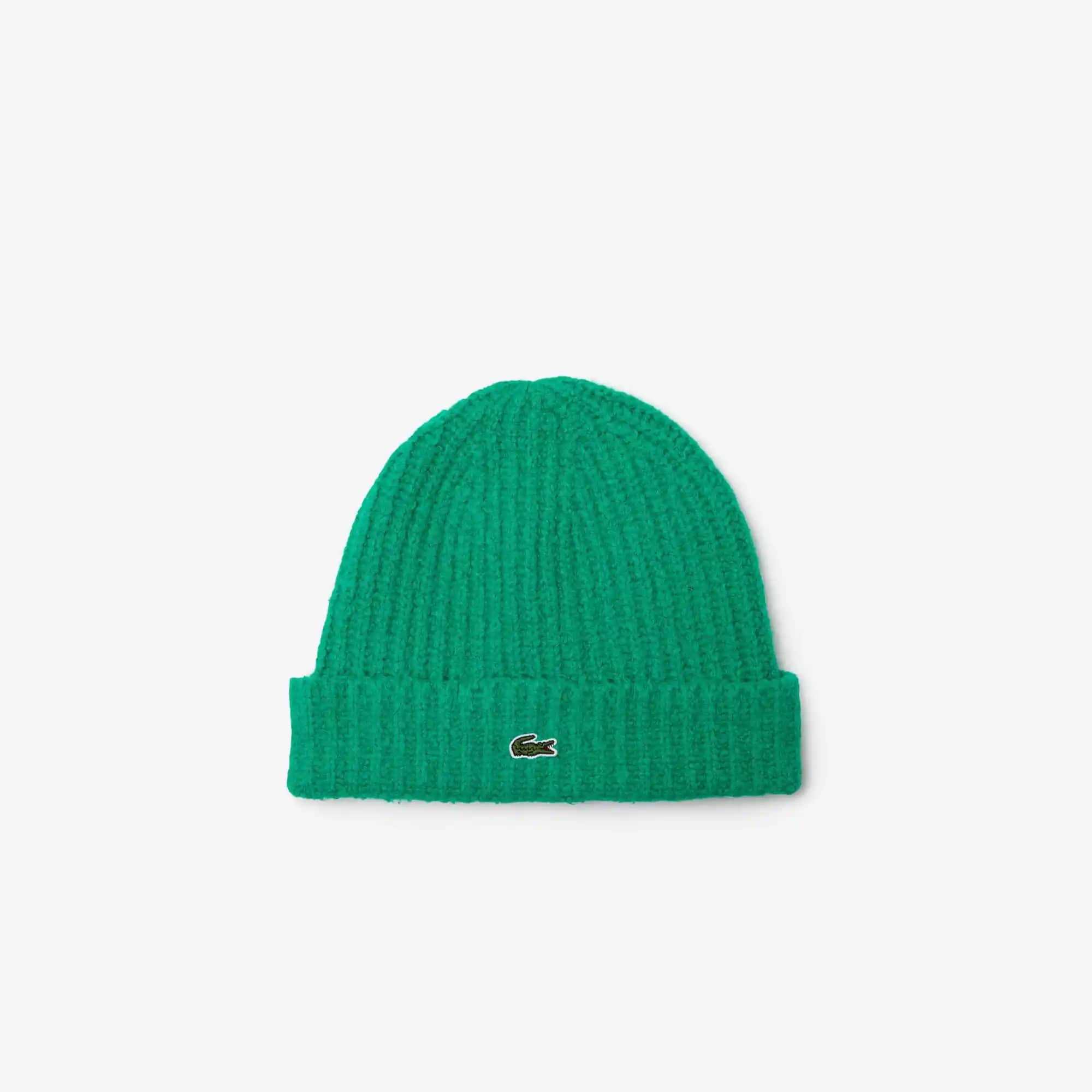 Lacoste Bere: Şıklık ve Konforu Bir Arada Sunan Modern Aksesuar Seçenekleri