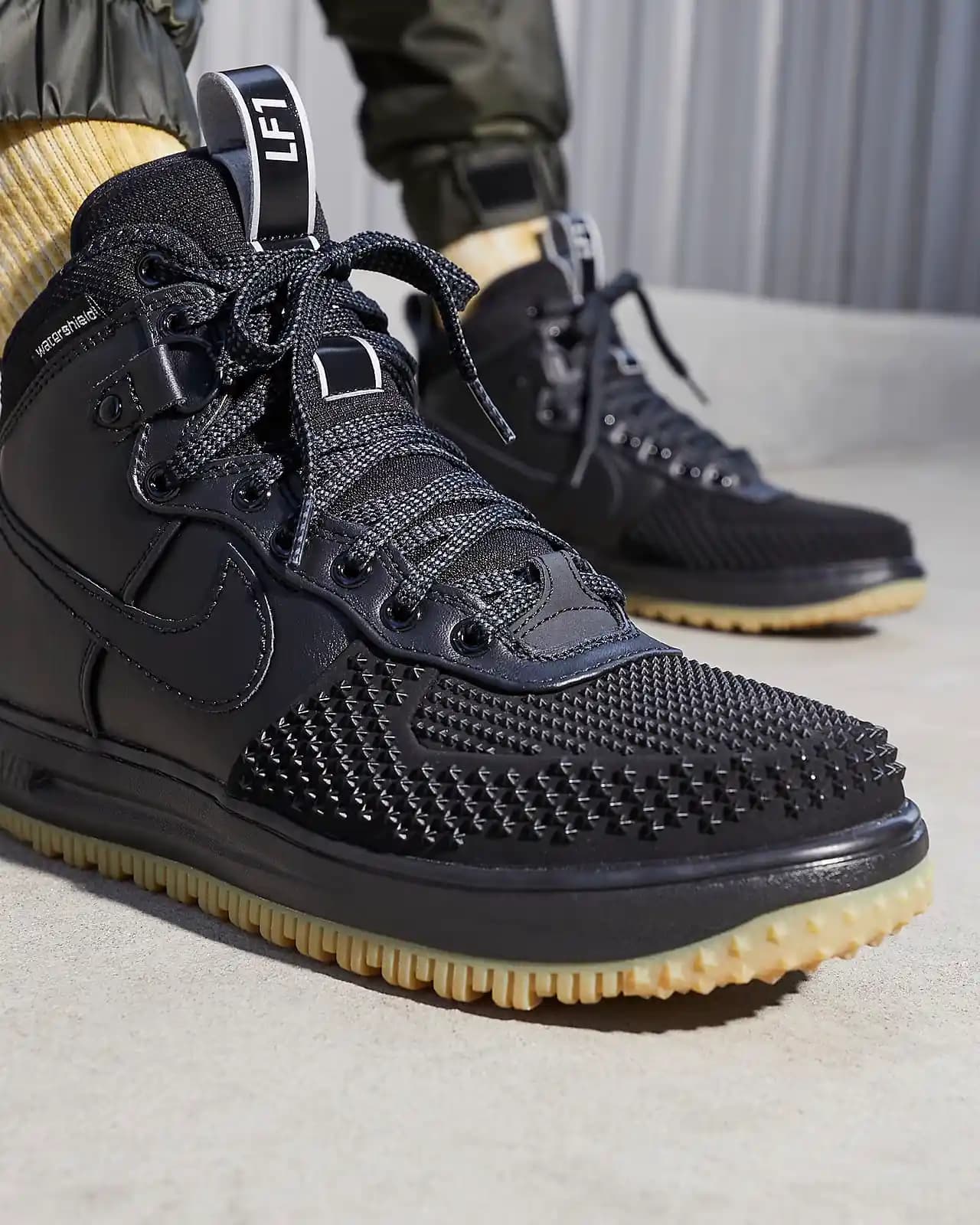 Lunar Force 1 Nike Ayakkabısı: Modern Tasarım ve Teknolojinin Buluşması
