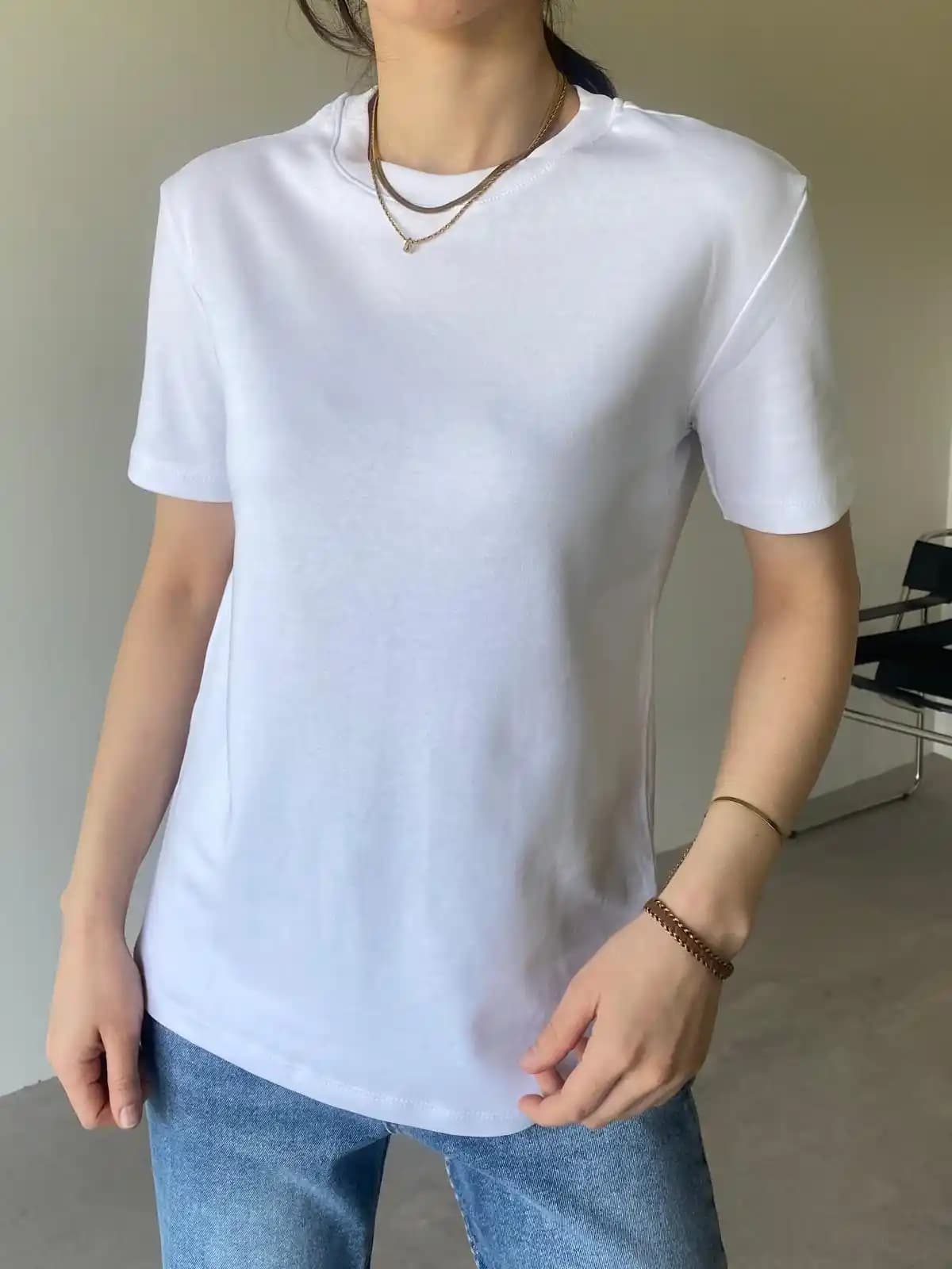 Marka Tişörtlerin Moda Dünyasındaki Yeri ve Seçim Rehberi