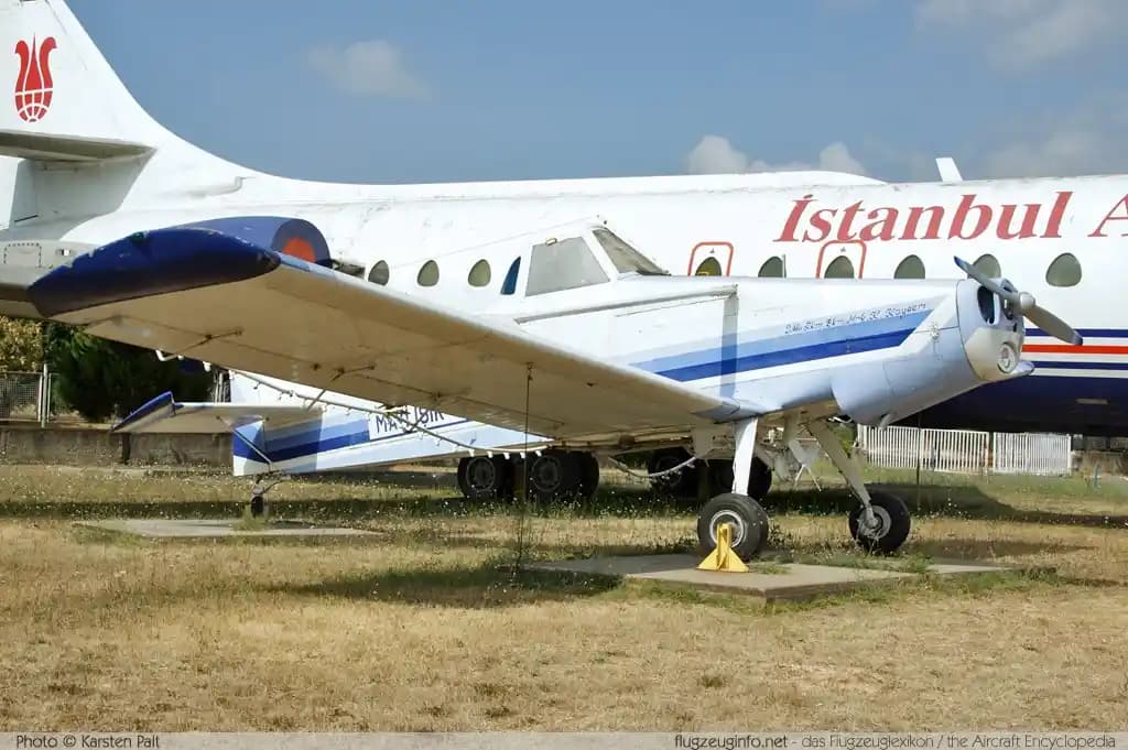 Mavi Nike Air Force Spor Ayakkabıları ile Şıklık ve Konforu Bir Arada Yakalayın