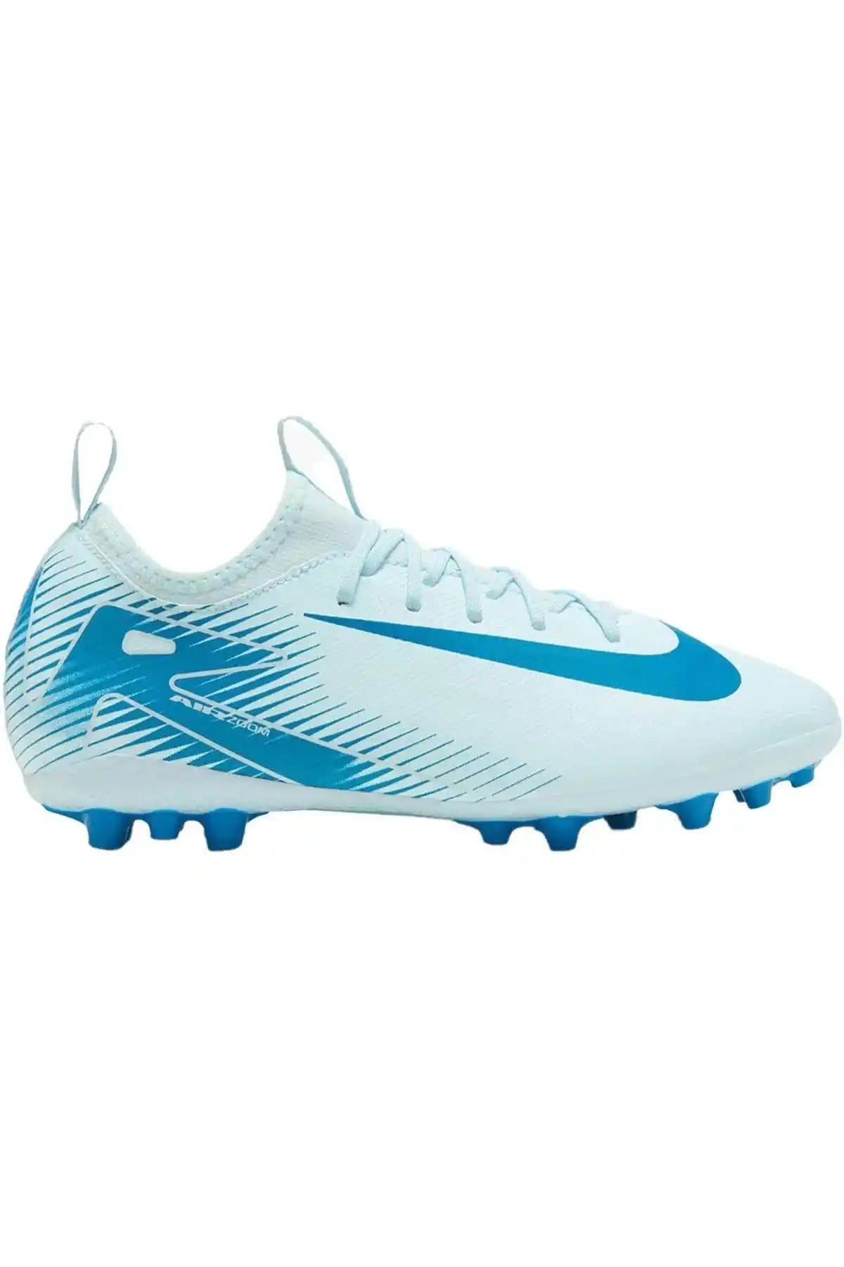 Mavi Nike Kramponlar: Performans ve Şıklık Sunan Modern Futbol Ayakkabıları