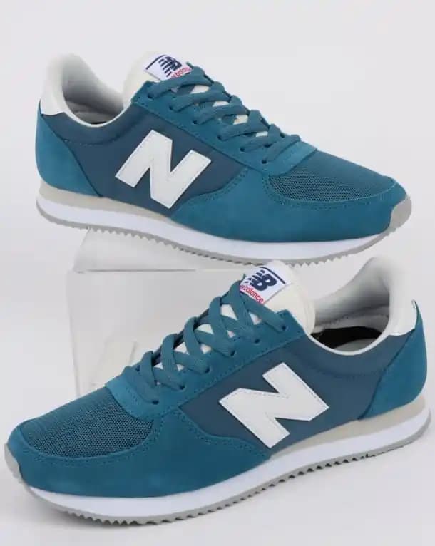 New Balance 220: Şıklık ve Konforu Bir Arada Sunan Günlük Spor Ayakkabısı
