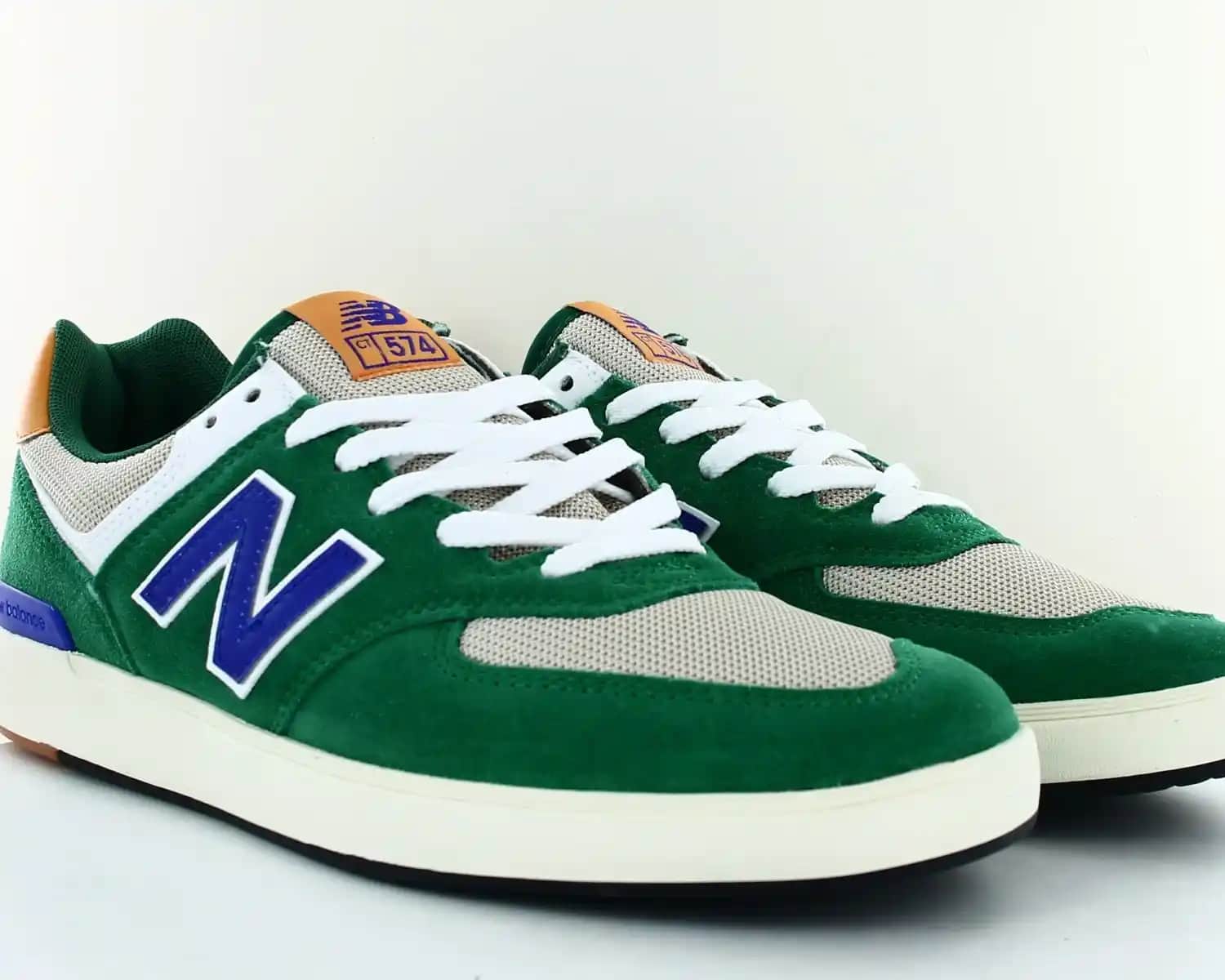 New Balance 574: Dayanıklı ve Konforlu Spor Ayakkabının Tarihçesi ve Güncel Trendleri