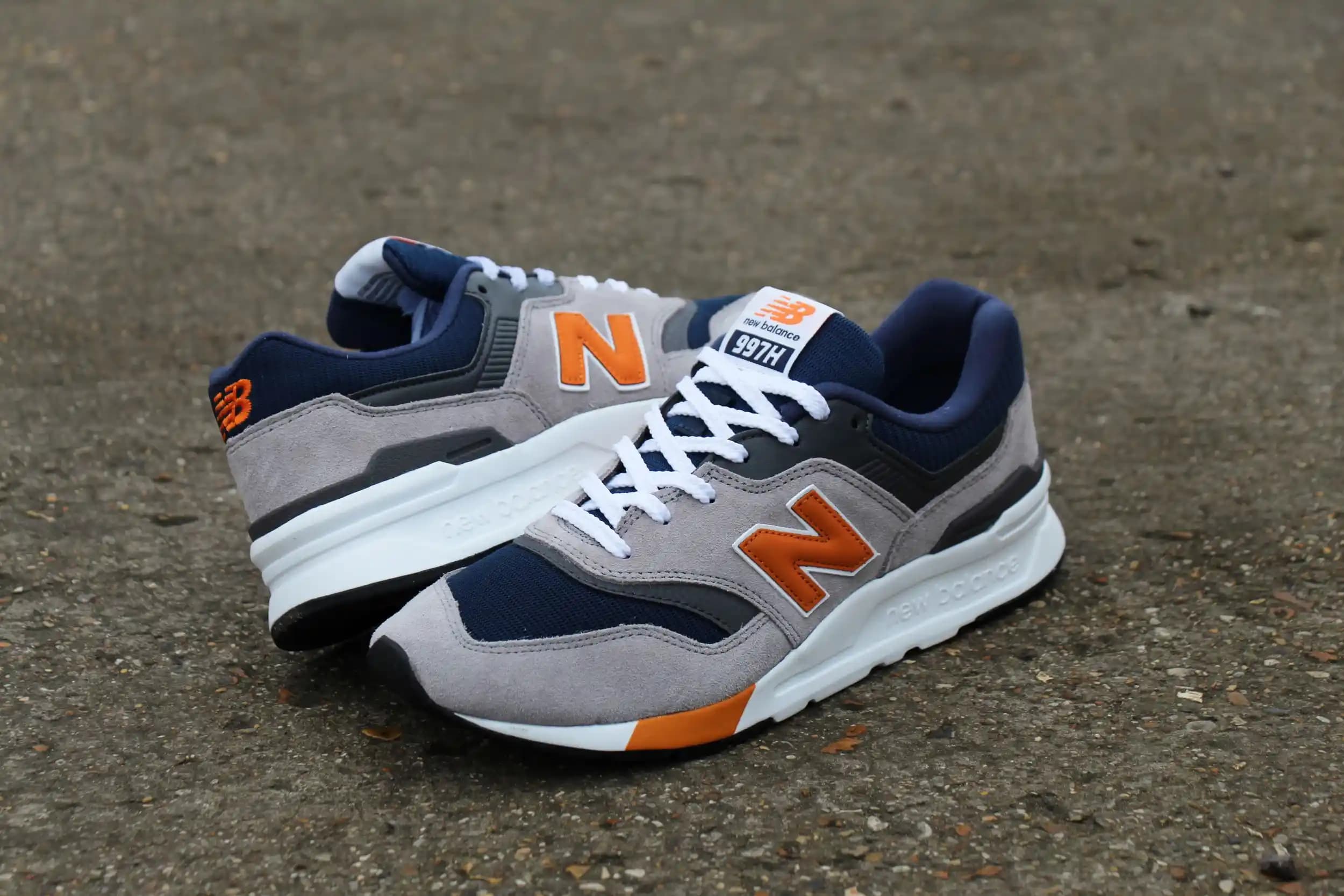 New Balance 997 Spor Ayakkabı: Şıklık ve Konforun Buluştuğu Modern Model