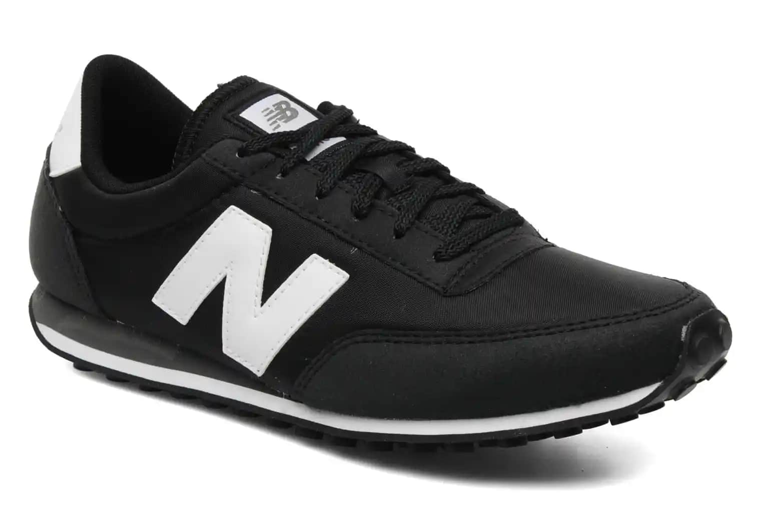 New Balance U410 Spor ve Günlük Kullanım İçin Konforlu ve Şık Ayakkabı Seçeneği
