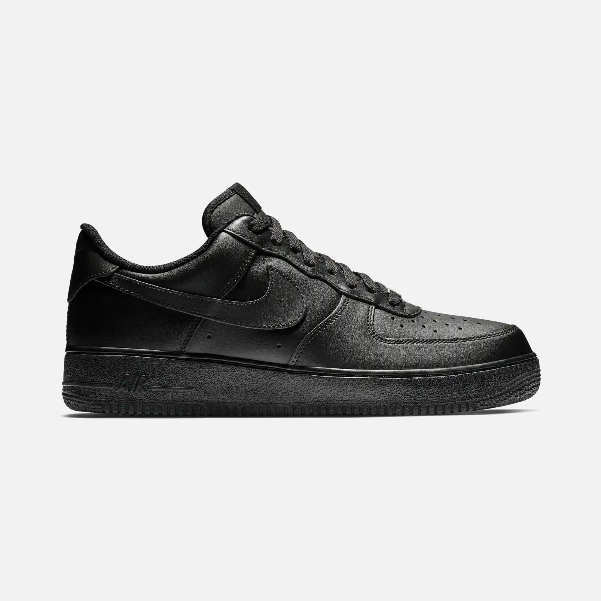 Nike AF1 Siyah: Klasik ve Zamansız Tasarımıyla Moda Dünyasının Vazgeçilmezi