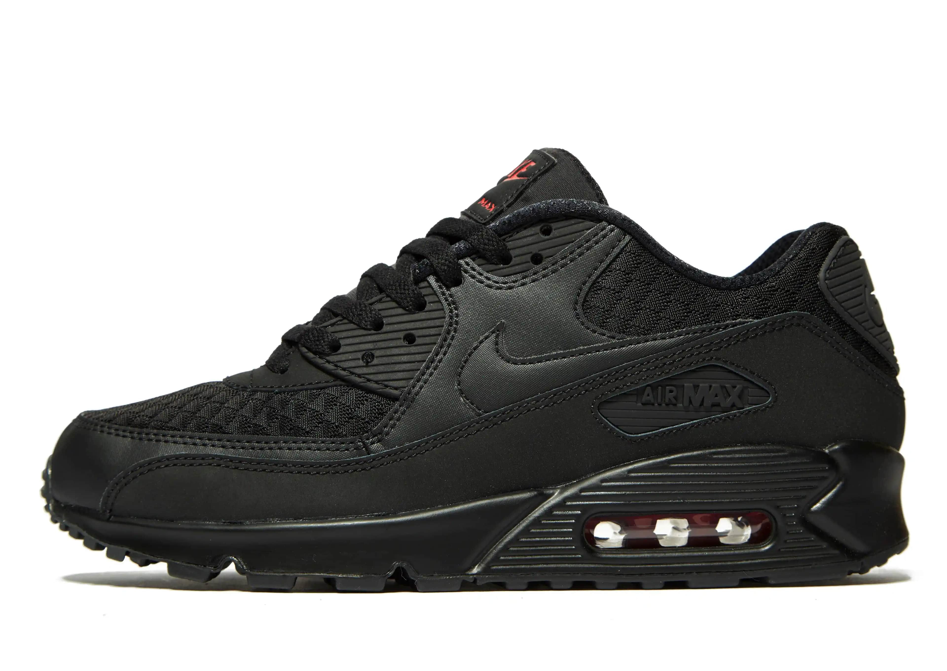 Nike Air Black Spor ve Günlük Kullanım İçin Modern, Şık ve Konforlu Ayakkabı Seçeneği