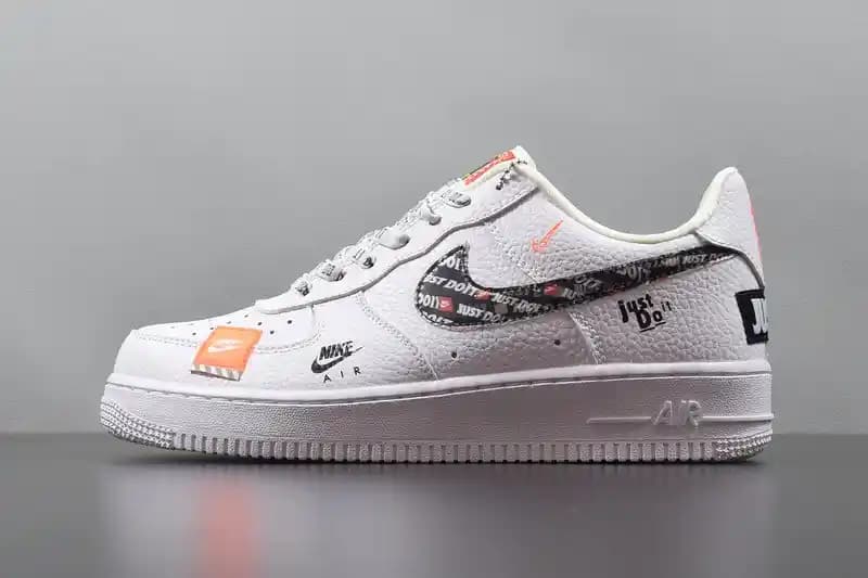 Nike Air Force 1 '07: Klasik ve Güncel Tarzın Buluştuğu Spor ve Günlük Ayakkabı Seçenekleri