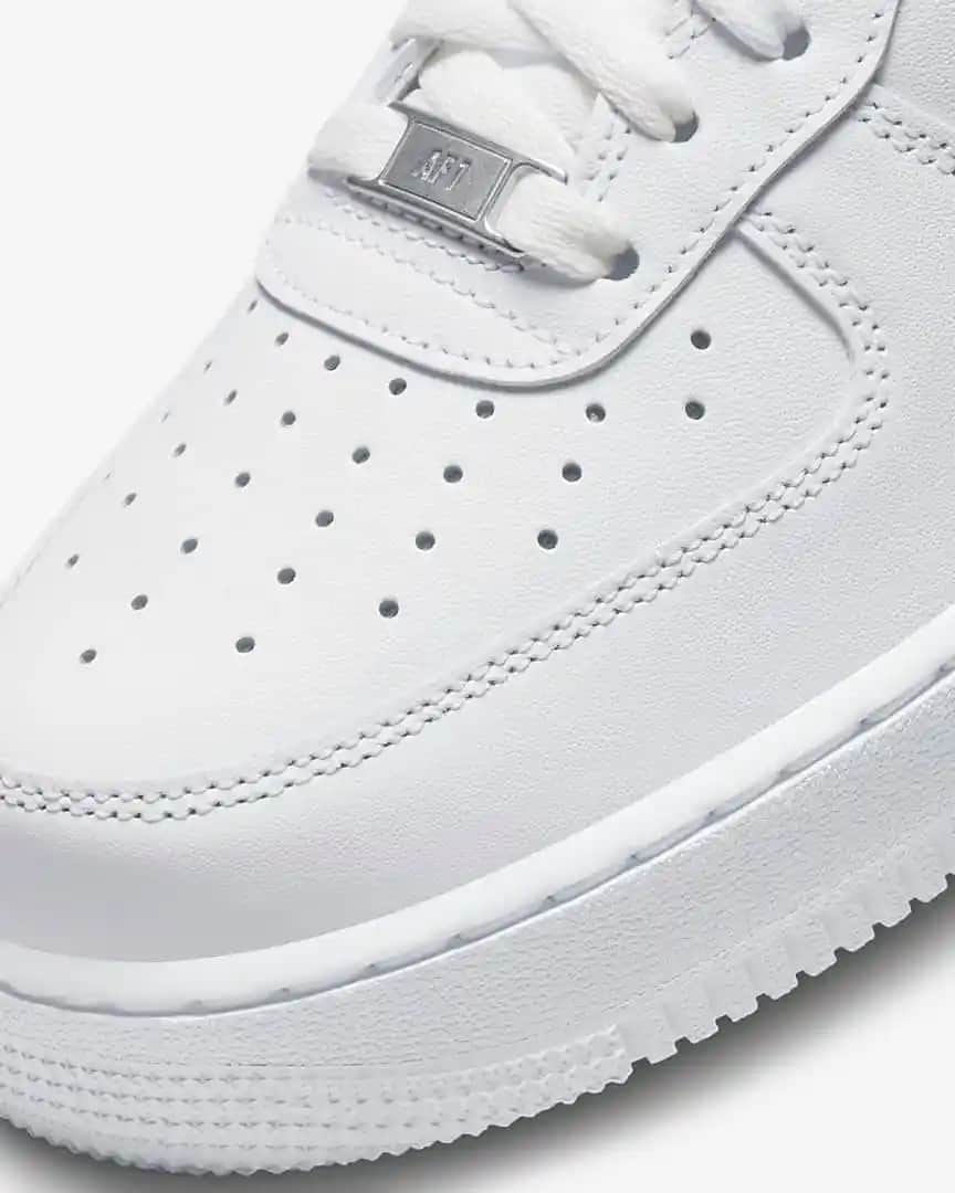 Nike Air Force 1 All White: Zamansız Şıklık ve Çok Yönlü Kullanım Özellikleri