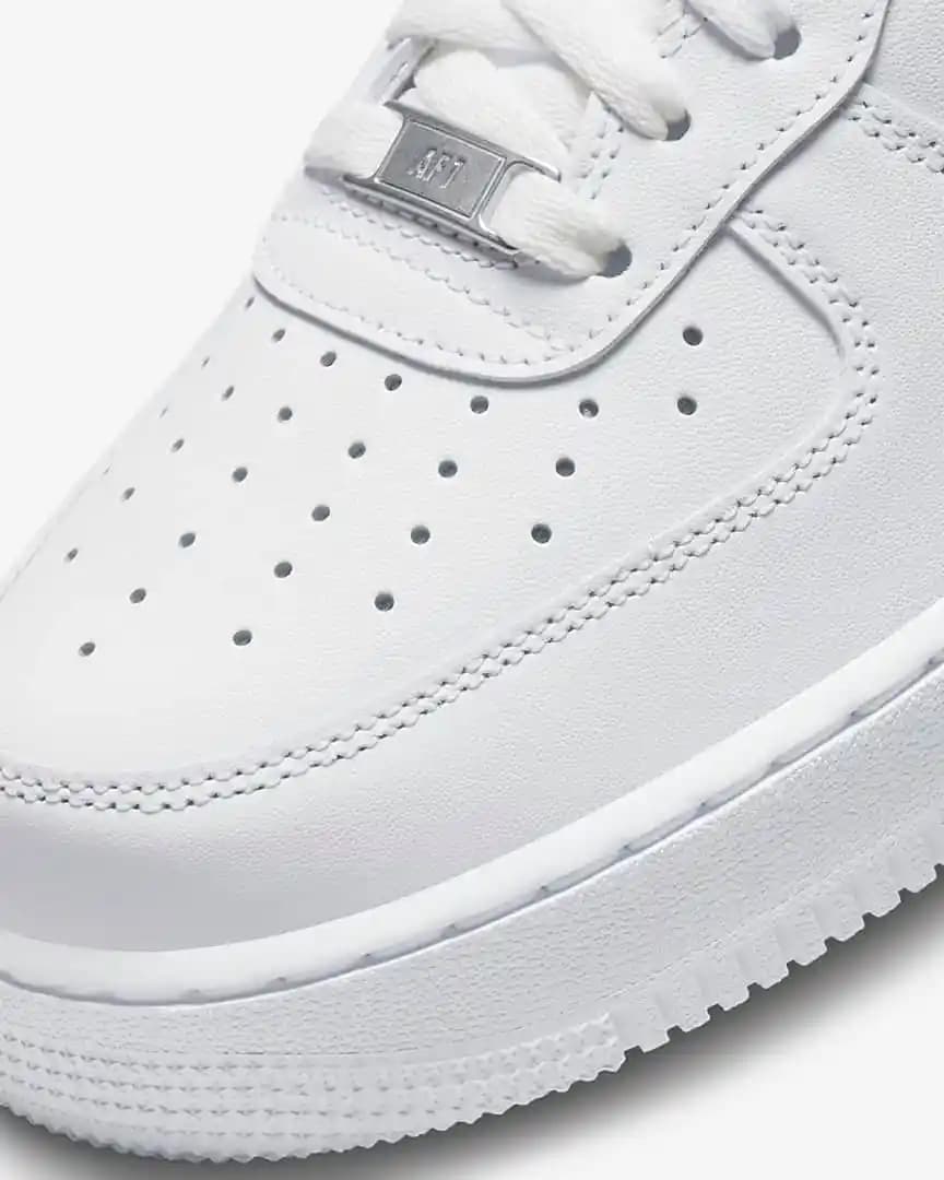 Nike Air Force 1 All White: Zamansız Şıklık ve Çok Yönlü Kullanım Özellikleri