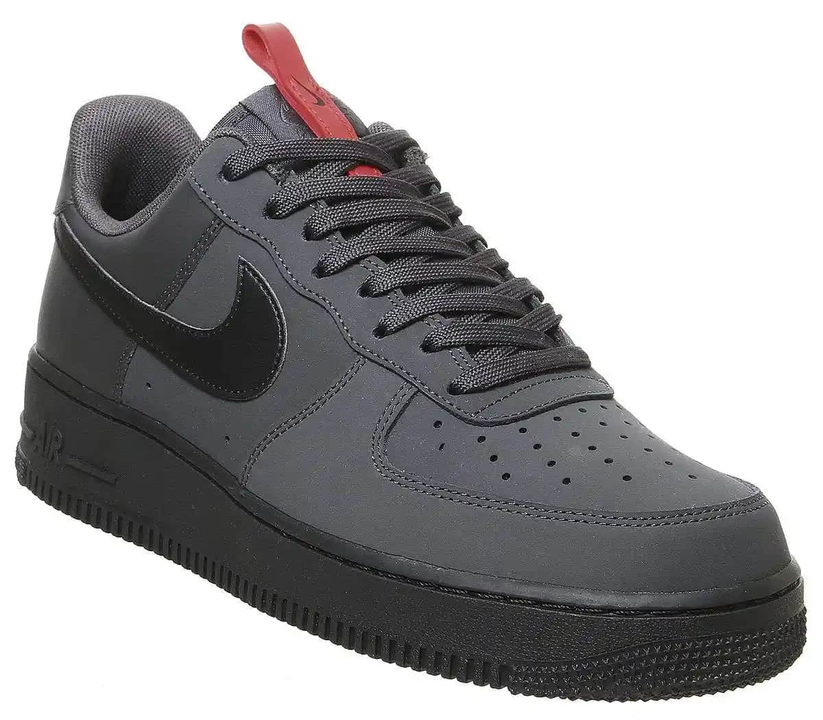 Nike Air Force 1 Gri: Klasik ve Modern Tarzın Vazgeçilmez Ayakkabısı