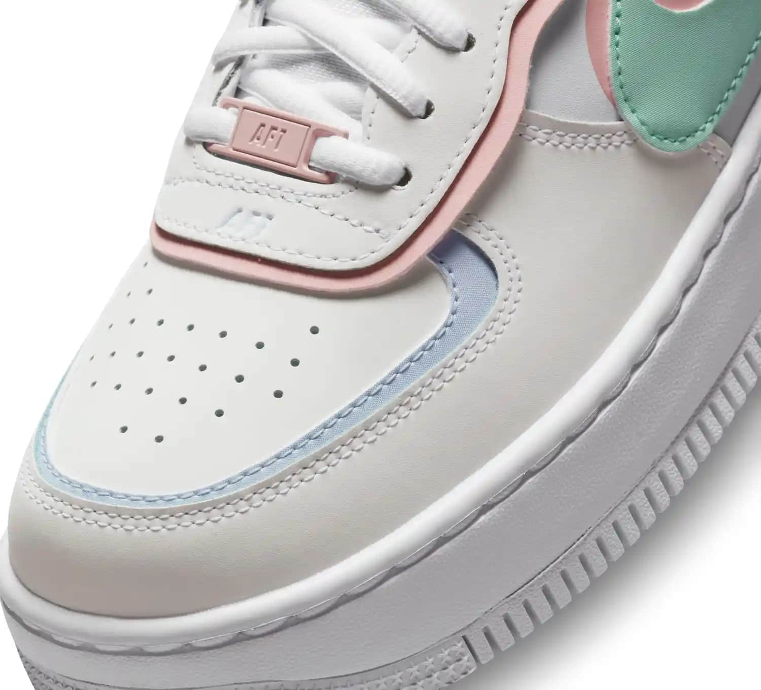 Nike Air Force 1 Kadın Modasının Vazgeçilmezleri ve Stil İpuçları