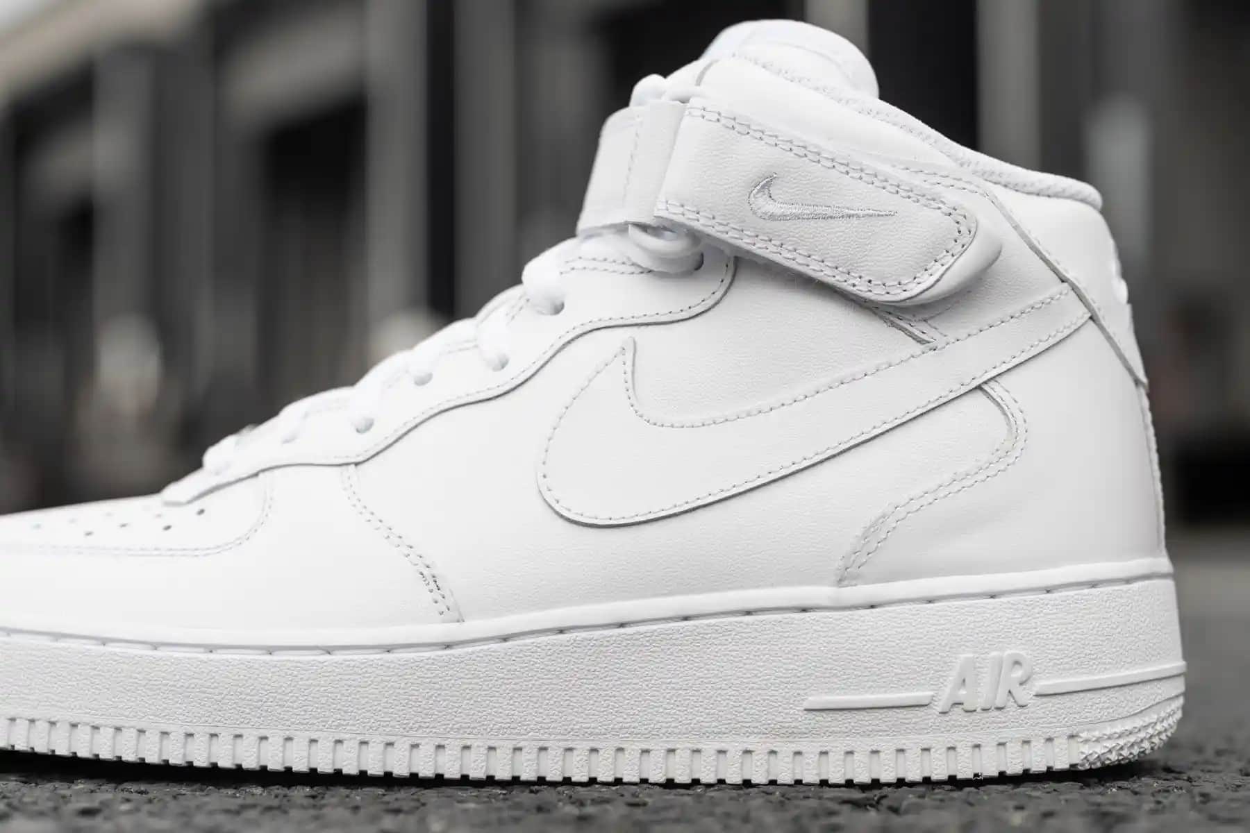 Nike Air Force 1 Mid '07: Modern Tasarım ve Klasik Stil ile Günlük Şıklık