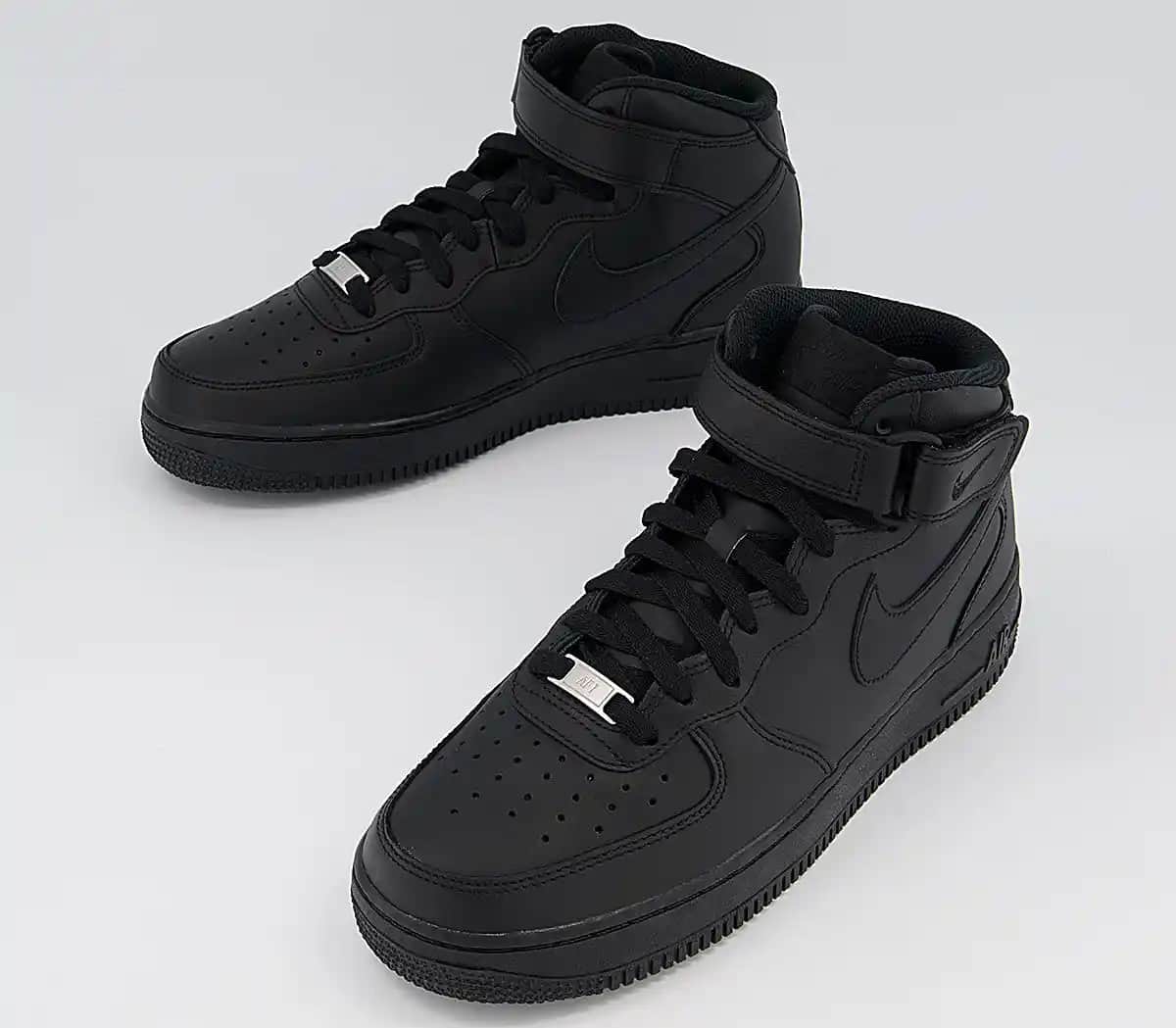 Nike Air Force 1 Mid: Tarihçe, Tasarım ve Güncel Trendler Hakkında Detaylı Bilgi
