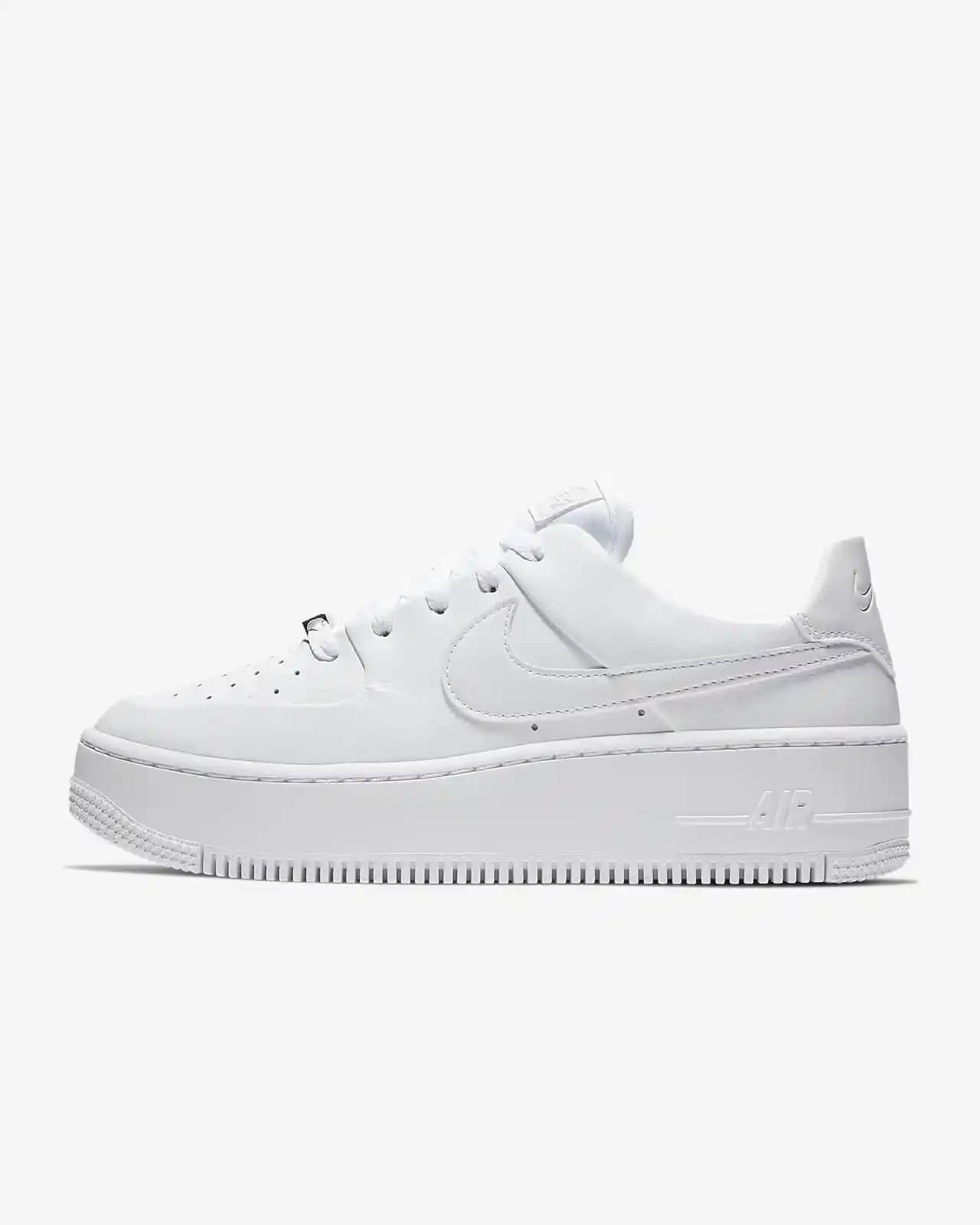 Nike Air Force 1 Sage Low Kadın Spor Ayakkabısı Modern Tasarım ve Konfor Bir Arada