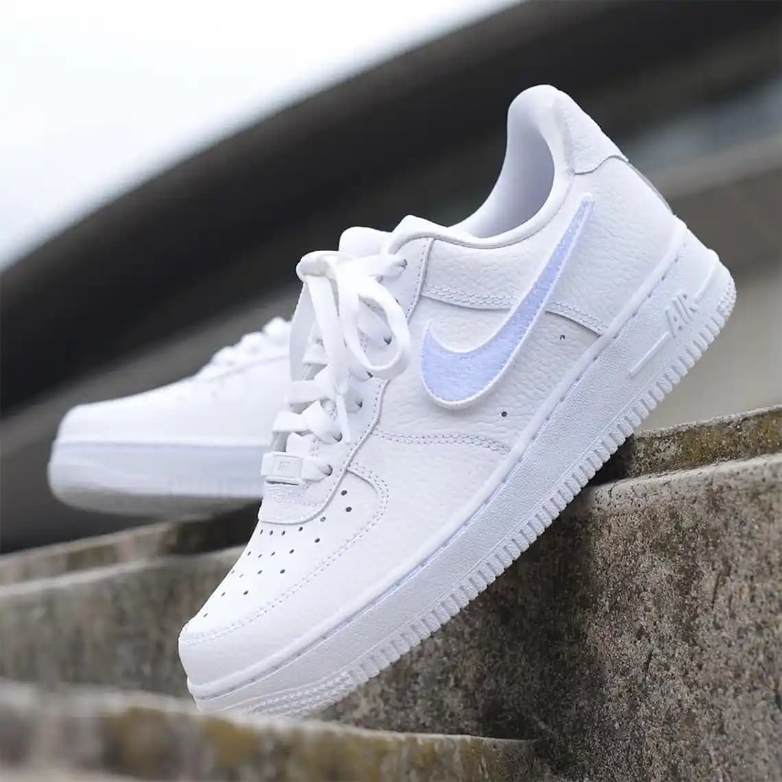 Nike Air Force 1: Tarihçesi, Tasarımı ve Günümüzdeki Popülerliği
