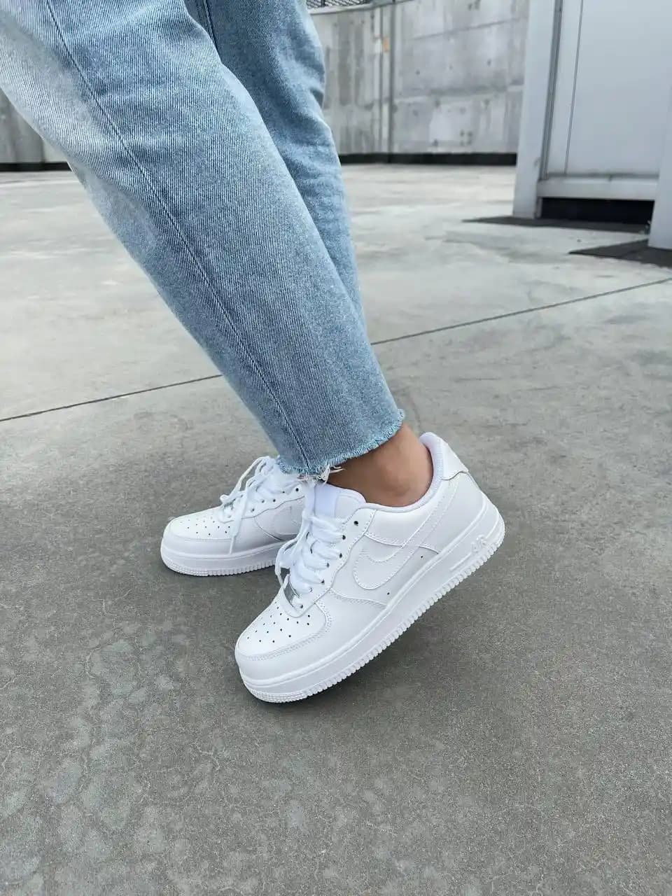 Nike Air Force Classic: Şıklık ve Konfor Sunan Klasik Spor Ayakkabı Modeli