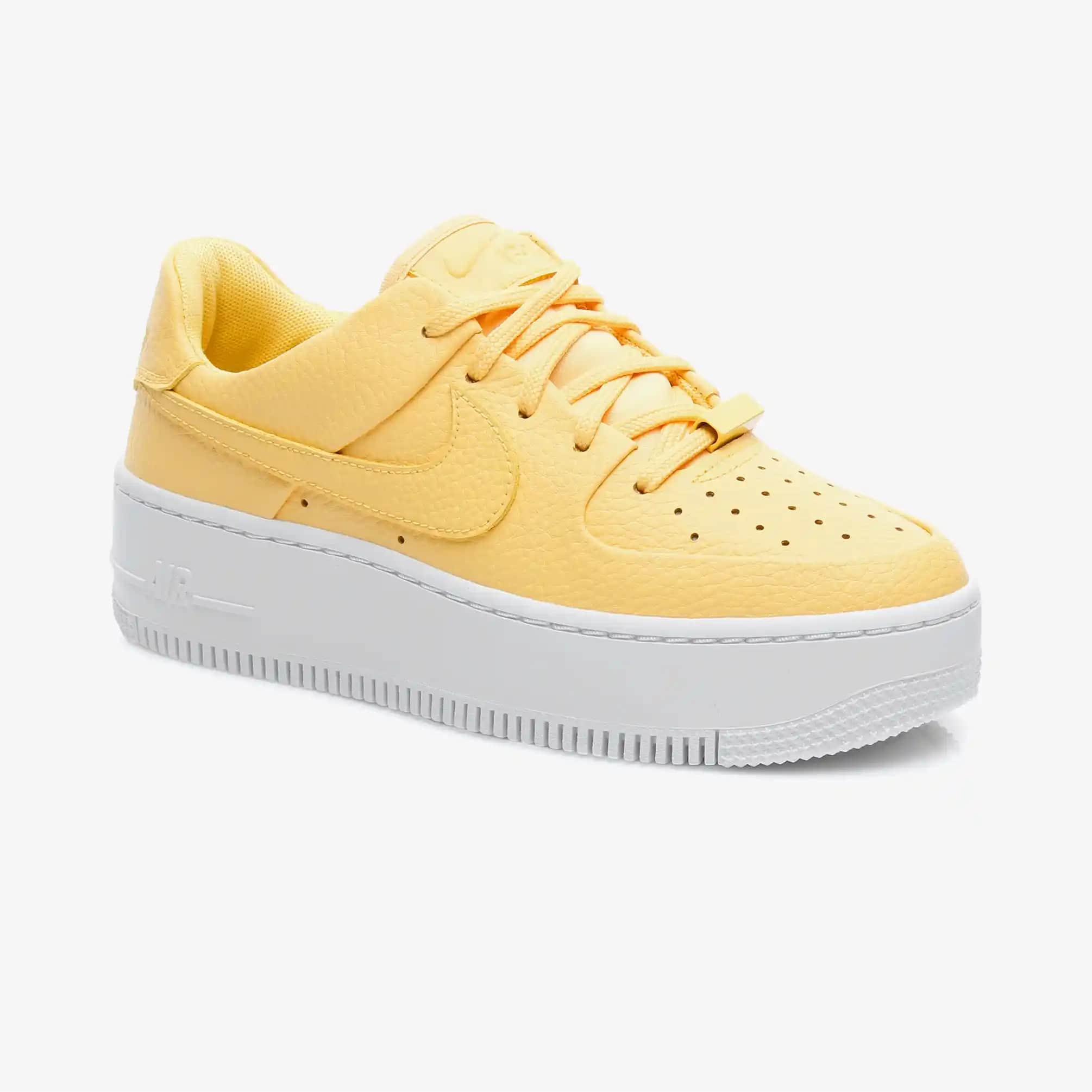 Nike Air Force Sarı: Şık ve Rahat Tasarımlarla Günlük ve Sokak Modasına Uygun Ayakkabılar