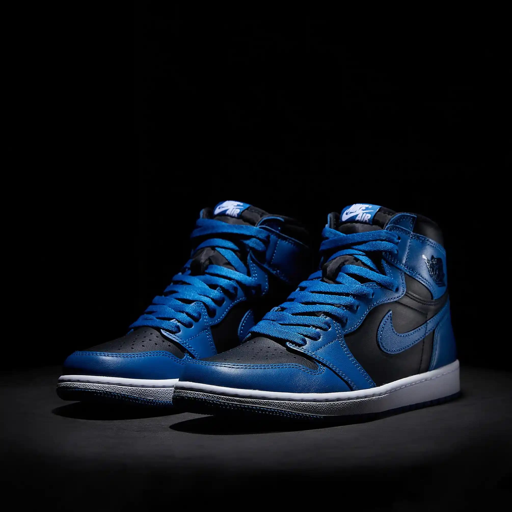 Nike Air Jordan Lacivert Modelleriyle Spor ve Günlük Şıklık Yakalamak