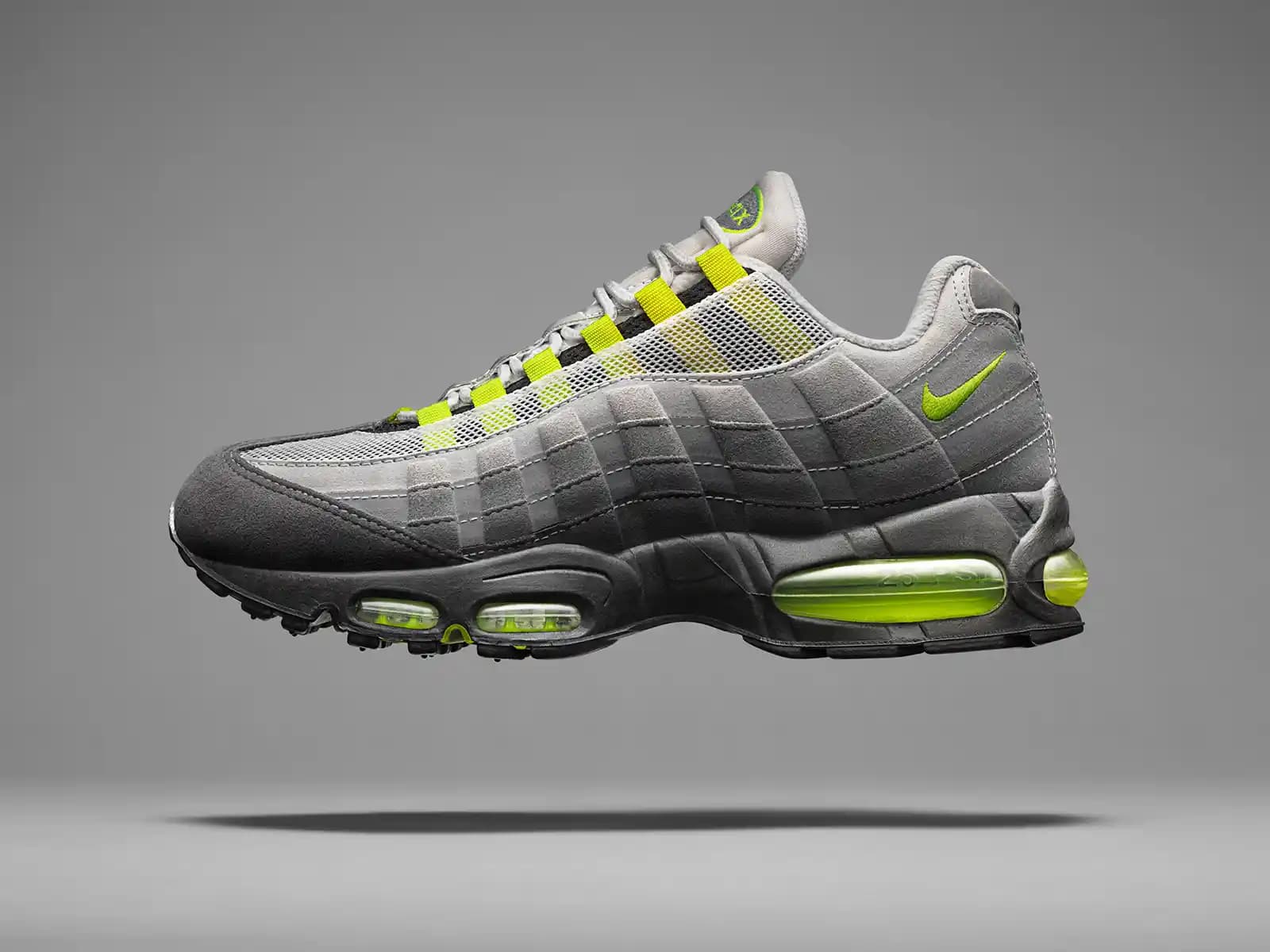 Nike Air Max 95: Teknoloji ve Şıklığın Buluştuğu İkonik Spor Ayakkabı Modeli