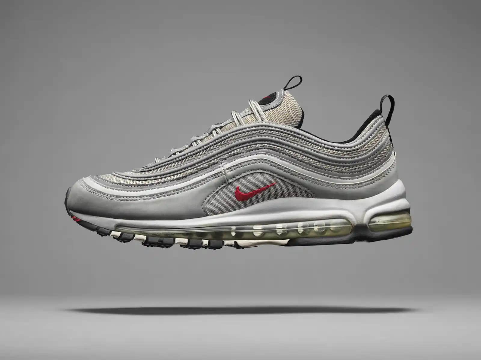 Nike Air Max 97: Modern Tasarım ve Teknolojinin Buluştuğu İkonik Spor Ayakkabı