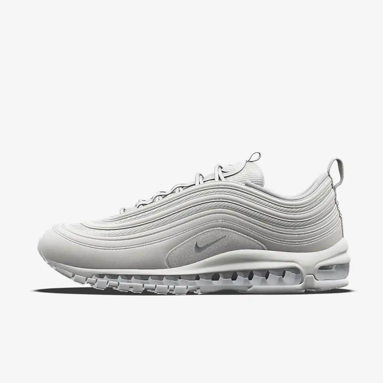 Nike Air Max 97: Teknolojisi ve Tasarımıyla Modern Spor Ayakkabısının İkonu