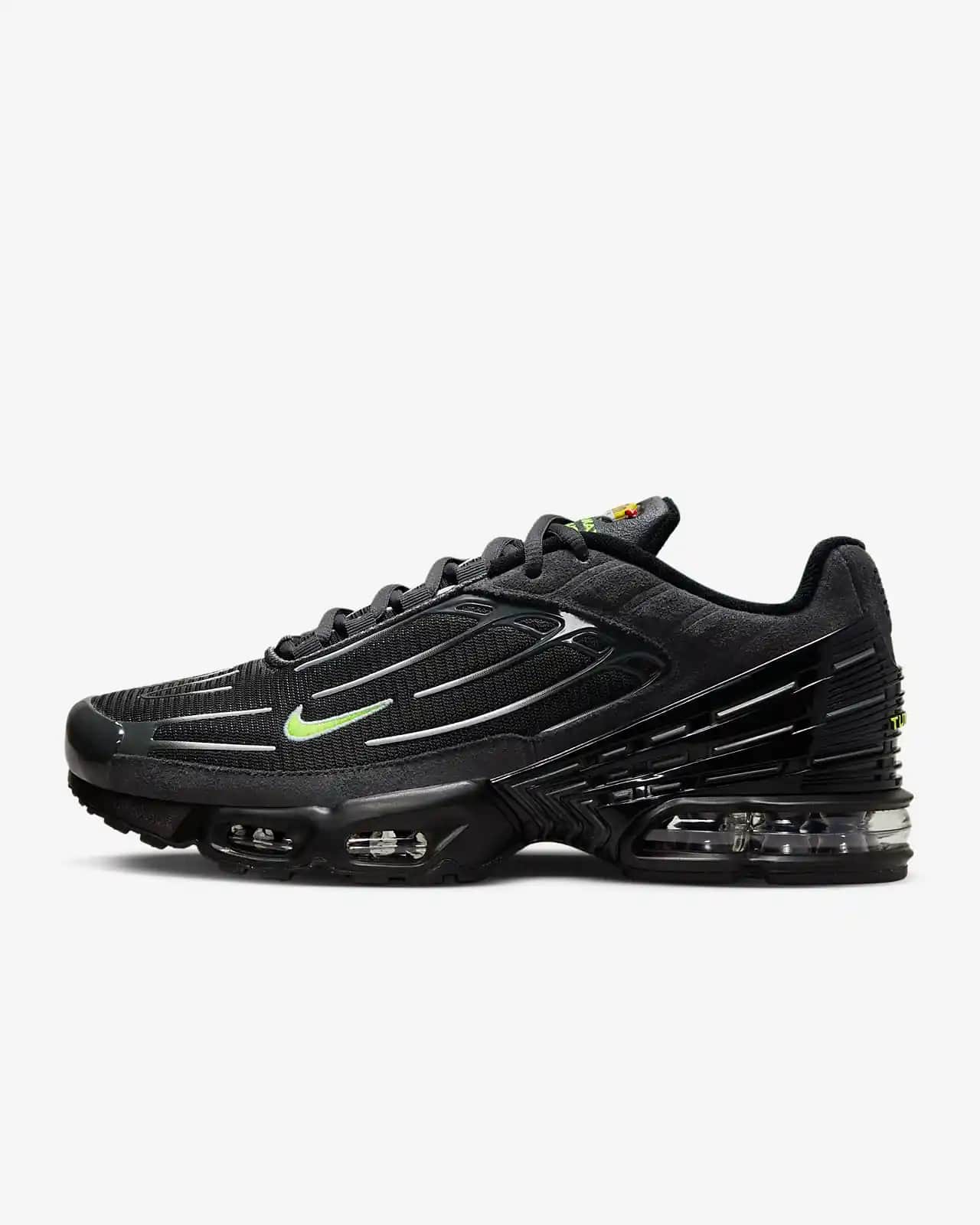 Nike Air Max Plus 3: Teknoloji ve Şıklığın Birleştiği Modern Spor Ayakkabı Modeli
