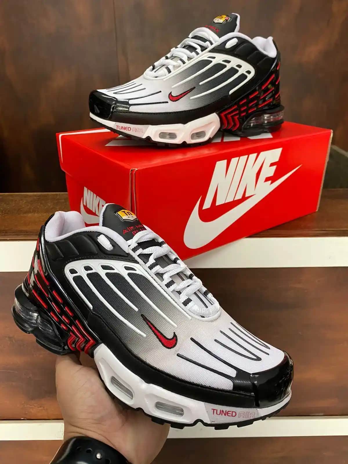 Nike Air Max Plus 3 TN: Teknoloji ve Şıklığın Bir Arada Sunulduğu Spor Ayakkabı