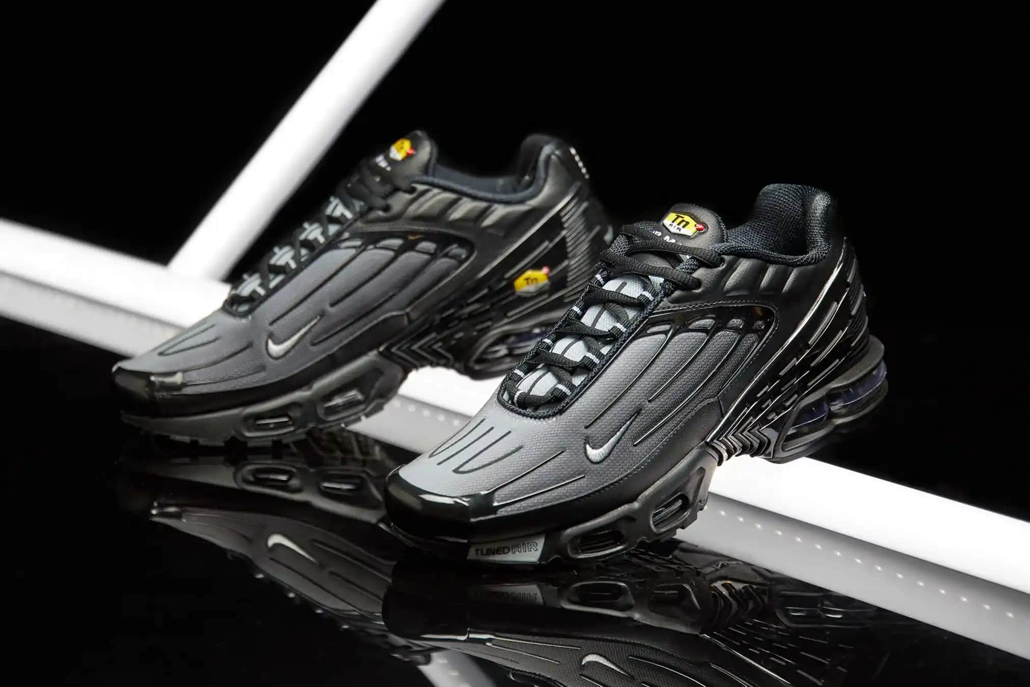 Nike Air Max Plus III: Konfor ve Şıklığı Bir Arada Sunan Modern Spor Ayakkabı