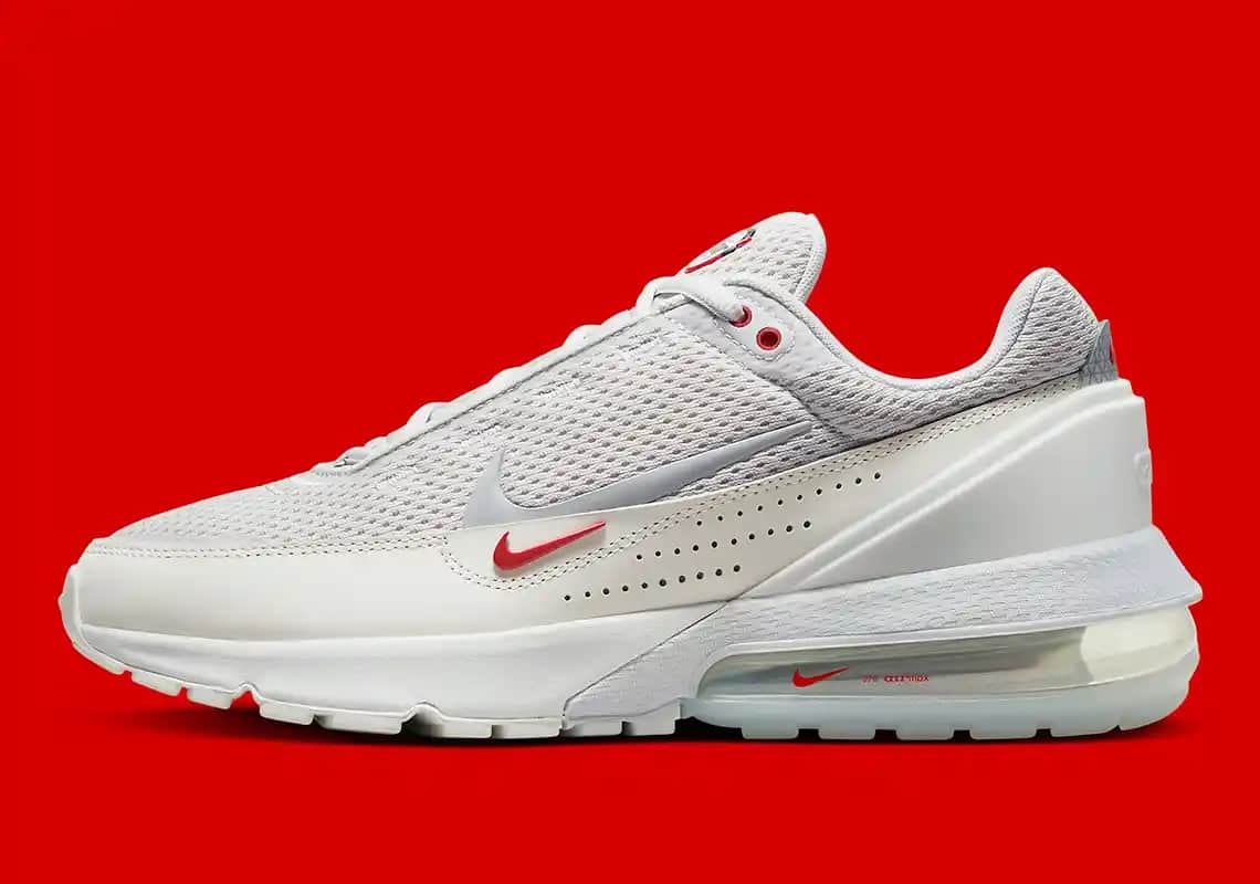 Nike Air Max Pulse: Günümüz Moda Trendlerine Uygun Yenilikçi ve Şık Spor Ayakkabı