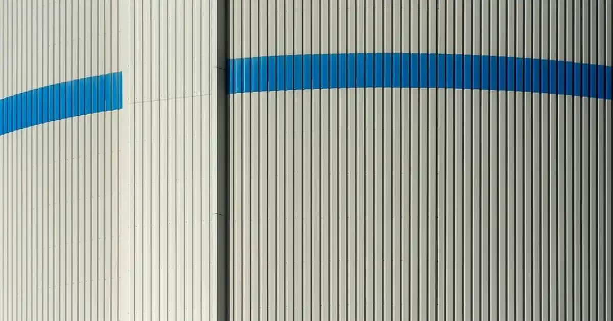 Nike Air Shox Teknolojisi ve Tasarımıyla Spor ve Günlük Hayatta Öne Çıkan Ayakkabı Serisi