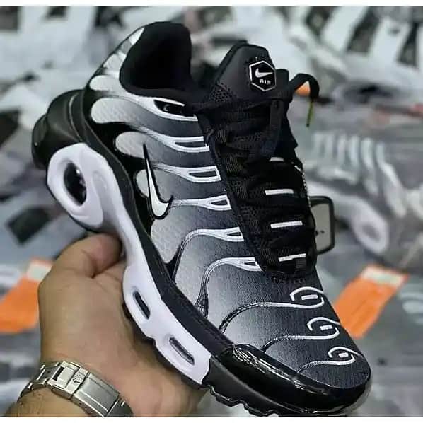 Nike Air TN: Tasarımı ve Günümüzdeki Popülerliği Üzerine Kapsamlı Analiz