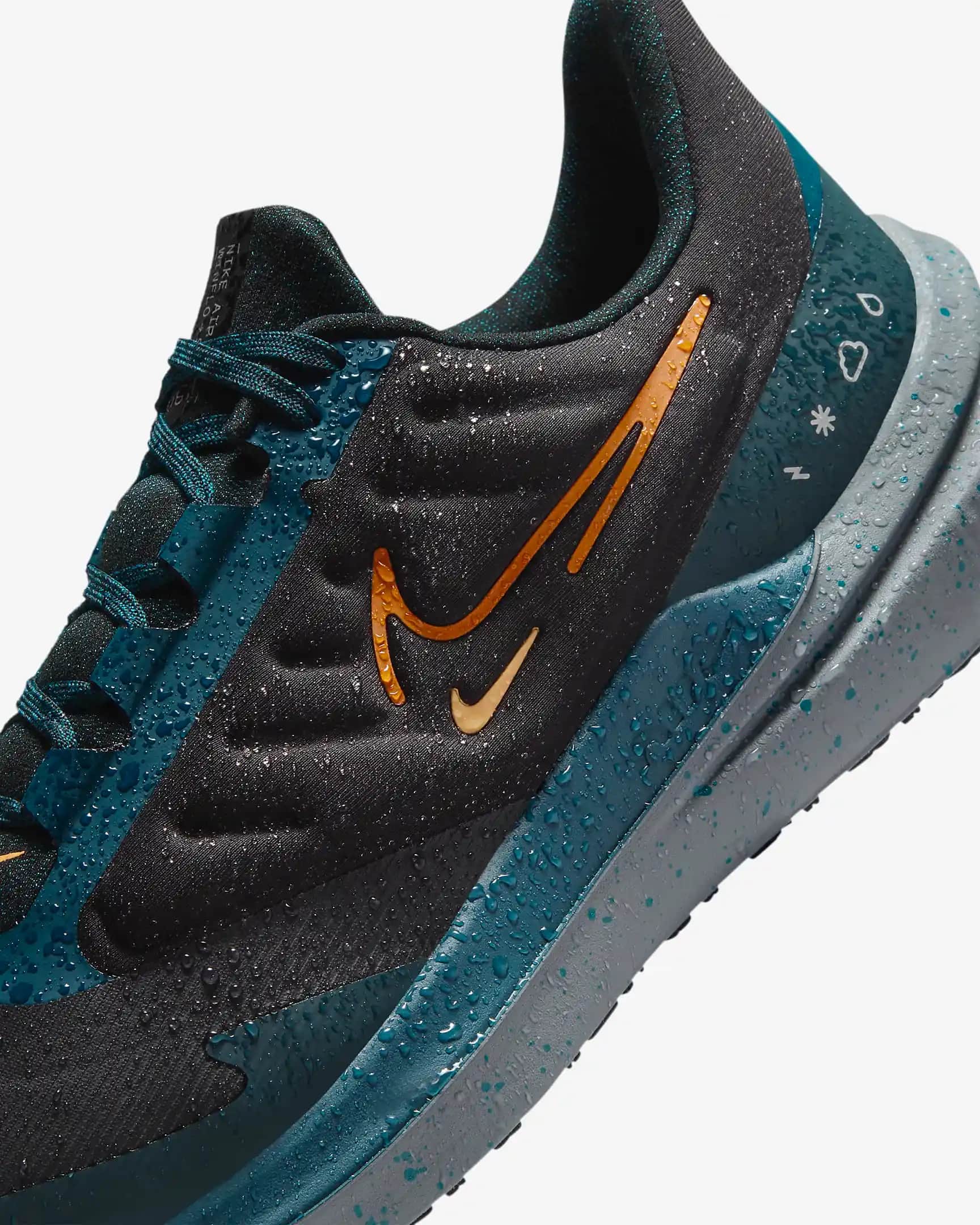 Nike Air Winflo 9 Shield: Hava Koşullarında Güç ve Koruma Sunan Yenilikçi Koşu Ayakkabısı