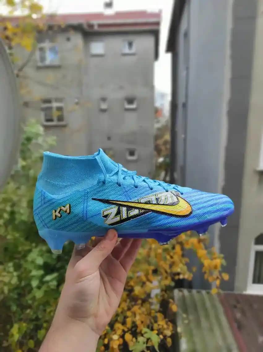 Nike Air Zoom Mavi Kramponlar: Teknoloji ve Şıklığın Modern Buluşması