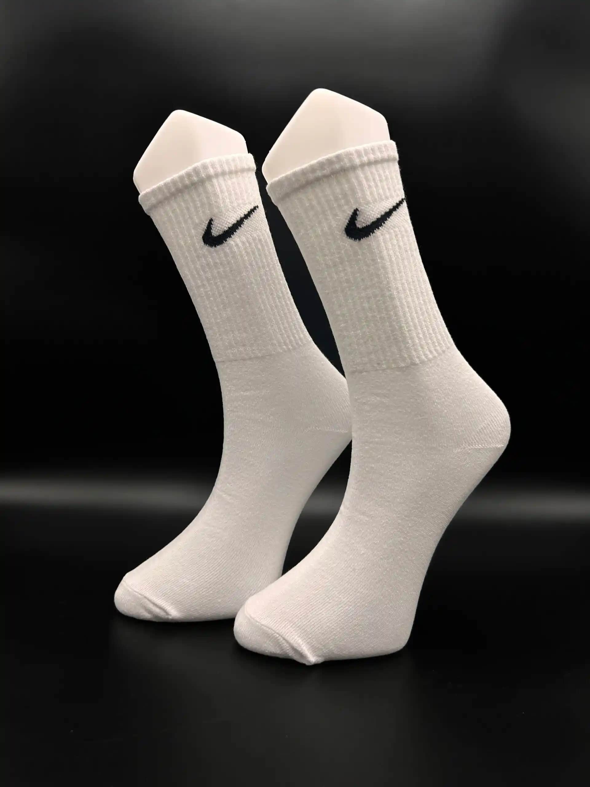 Nike Antrenman Çorabı: Performansı Artıran Teknolojik Spor Aksesuarı