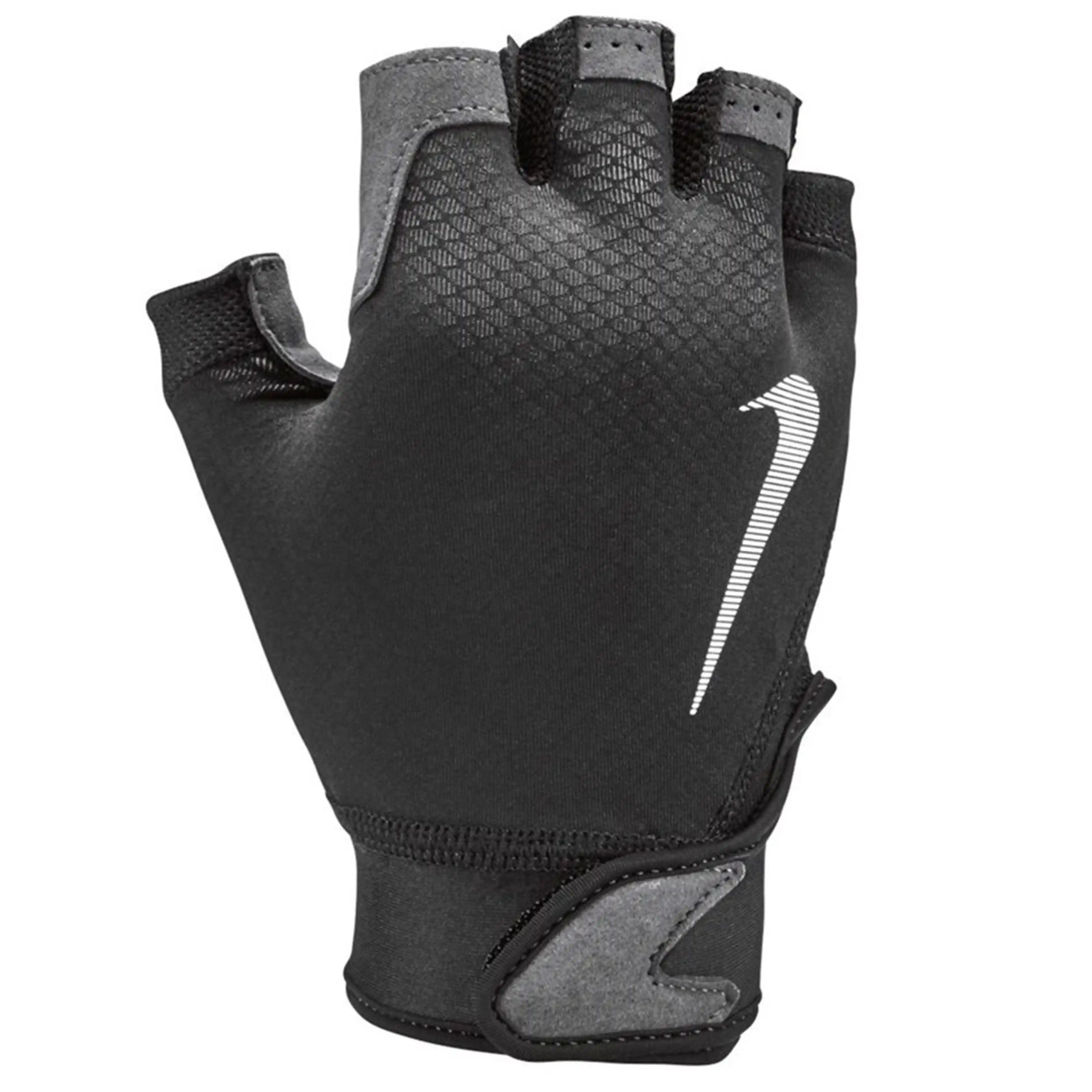 Nike Antrenman Eldivenleri: Performansı Artıran Modern ve Konforlu Spor Aksesuarları