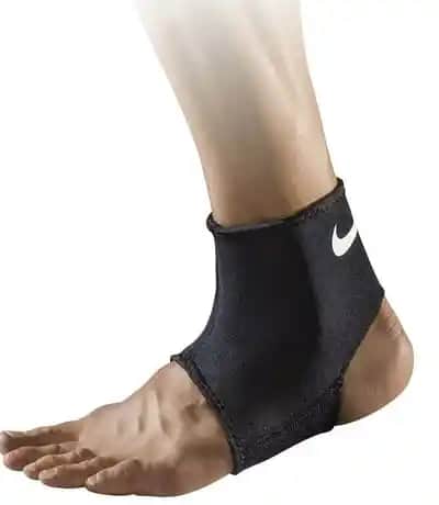 Nike Ayak Bilekliği: Spor ve Şıklığın Birleştiği Fonksiyonel Aksesuarlar