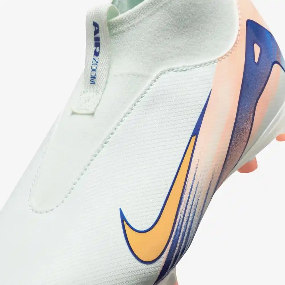 Nike Bağcıksız Kramponlar: Konfor ve Hız Sunan Modern Futbol Ayakkabıları