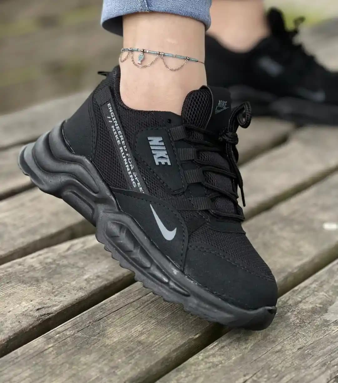 Nike Bayan Ayakkabıları: Şıklık ve Konforu Bir Arada Sunan Modeller