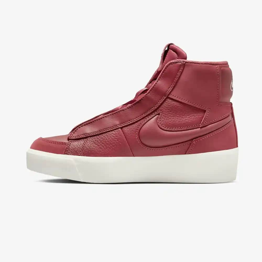 Nike Blazer Bordo: Şık ve Konforlu Spor Ayakkabı Seçenekleri