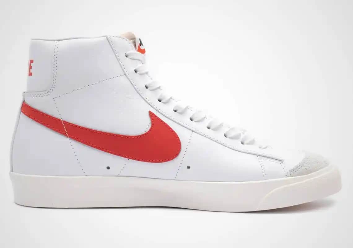 Nike Blazer Kırmızı Ayakkabı Modası ve Stil Önerileri