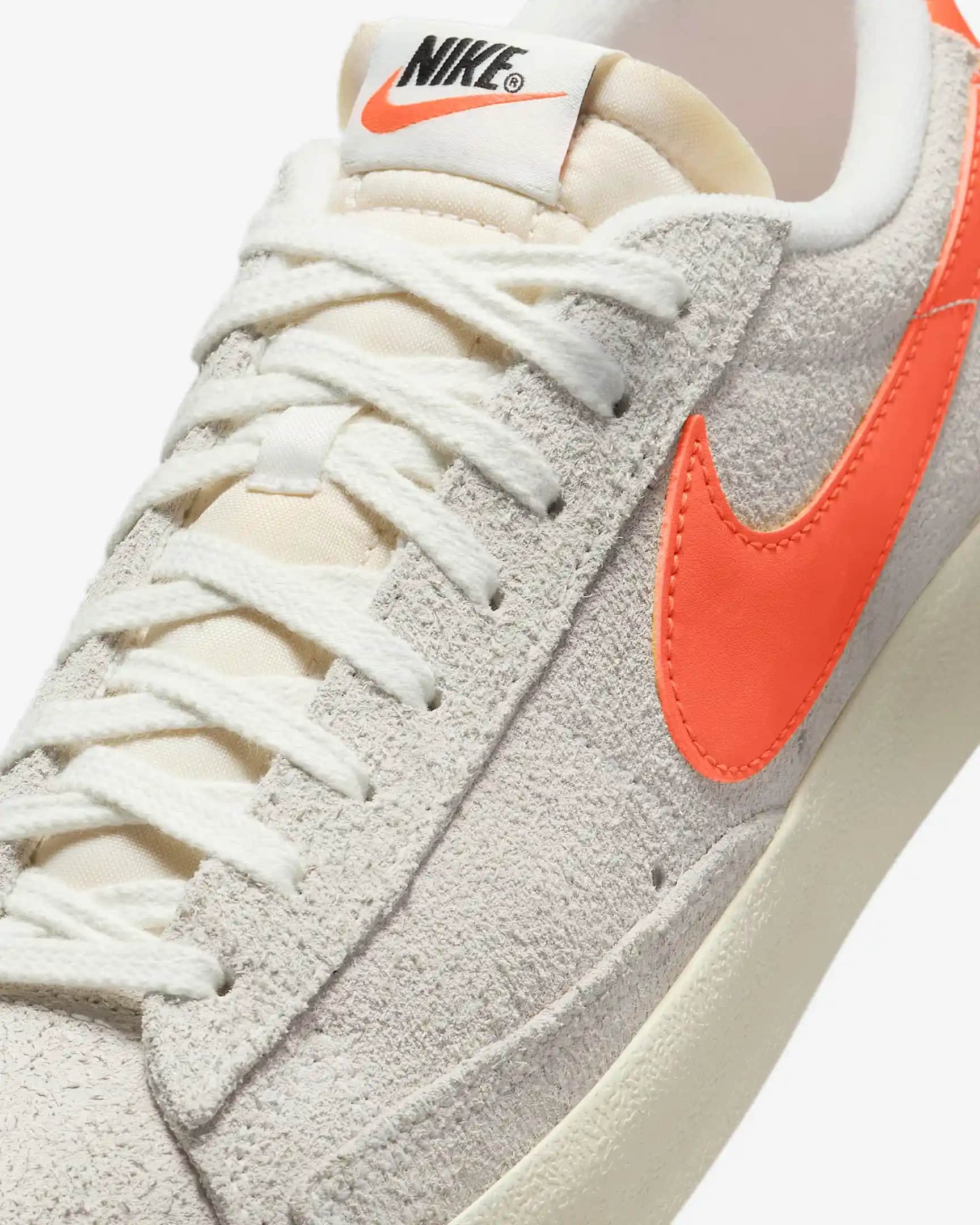 Nike Blazer Low 77 Premium Ayakkabı: Şıklık ve Konforun Modern Buluşması