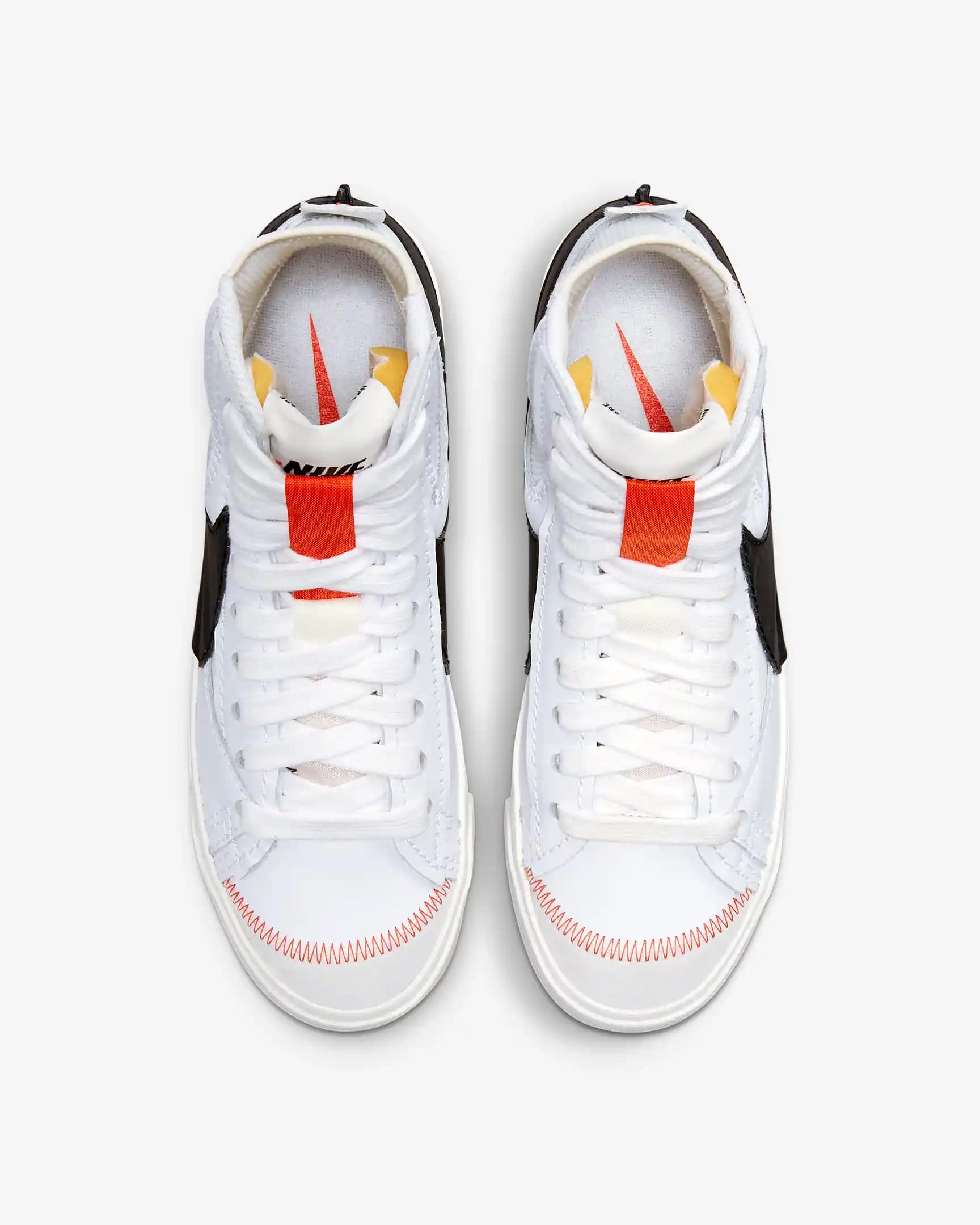 Nike Blazer Mid '77 Jumbo Mavi: Günlük Şıklık ve Konforun Buluştuğu Modern Tasarım